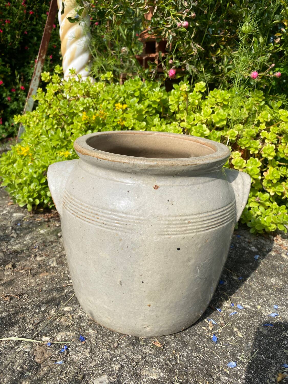 Pot à gras en grès signé