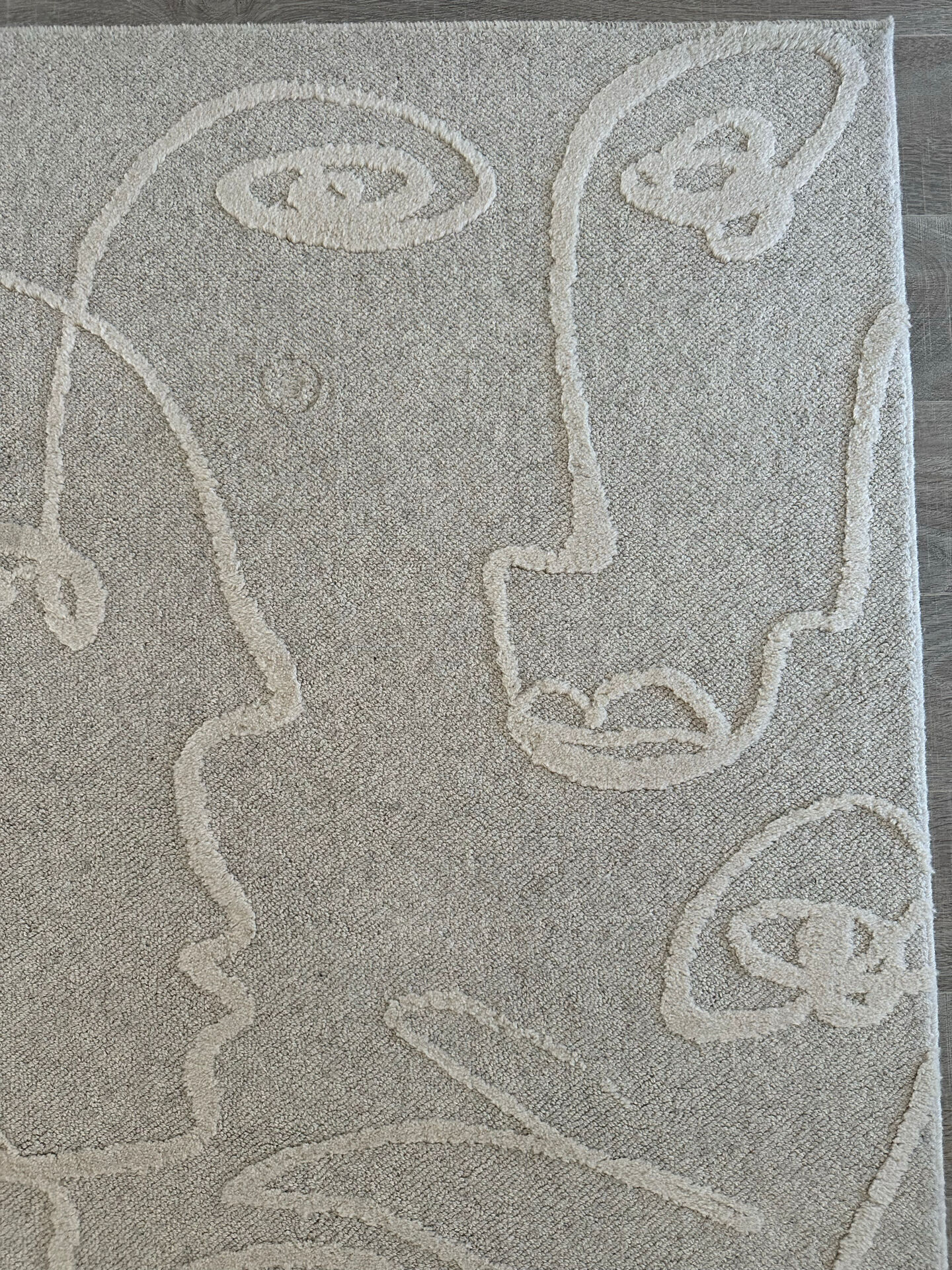 Contemporary Faces beige rug by Ligne Pure – 160 × 240 cm – New