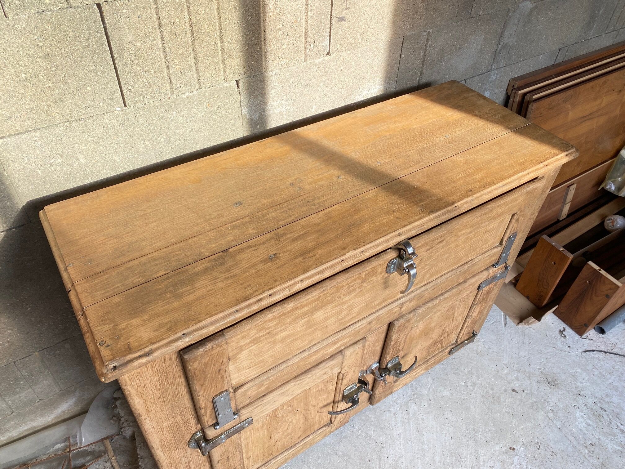 Craft furniture Fridge cooler oak bar from the 30s