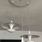 Suspension cascade design 3 white metal saucers