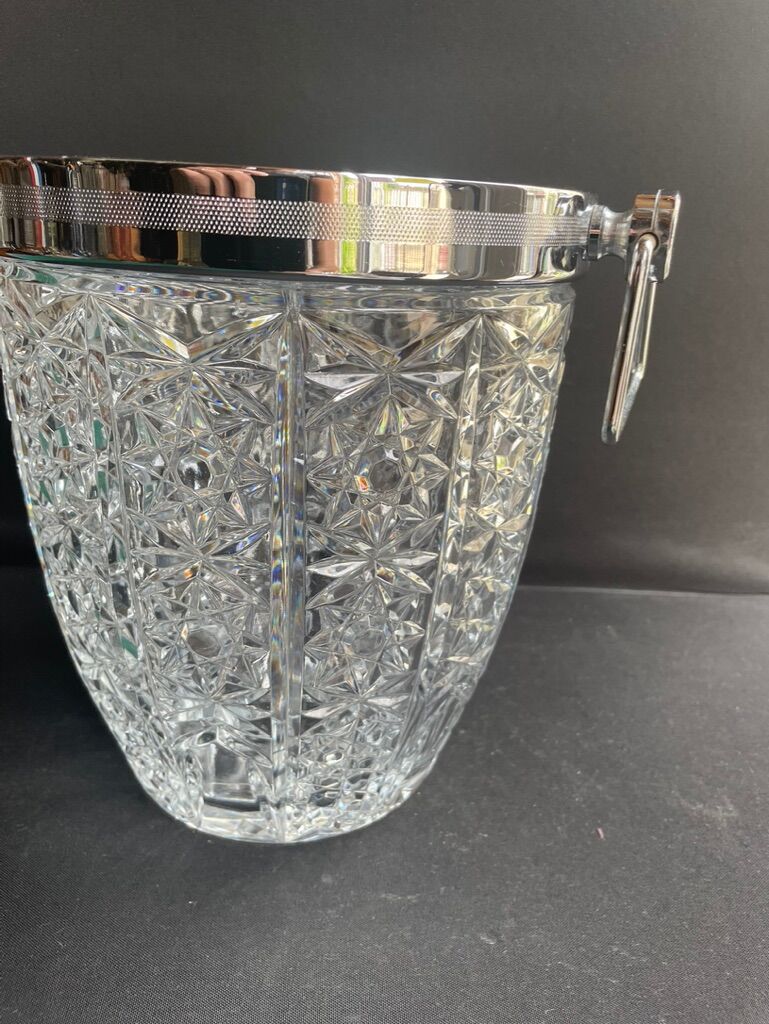 Crystal and chrome metal cooling bucket
