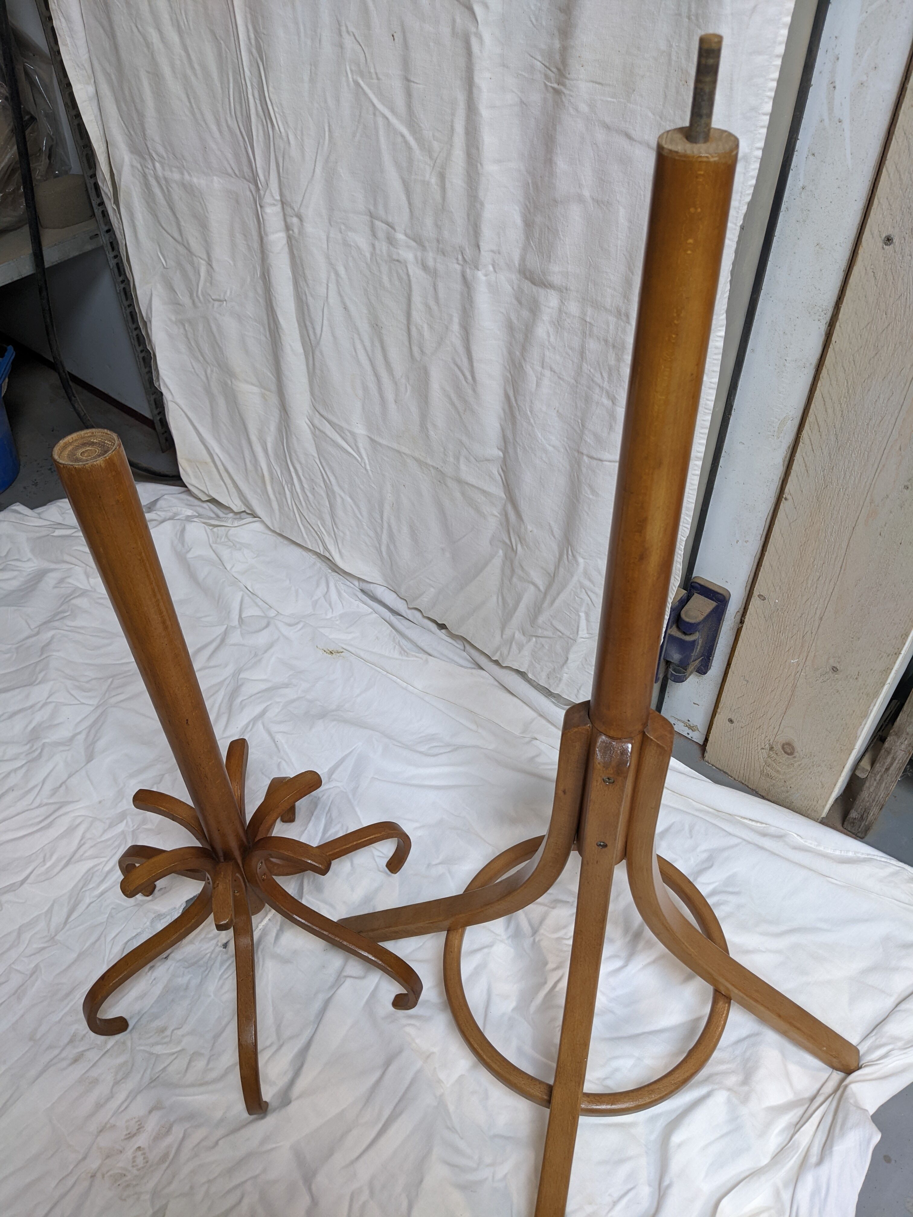 Parrot coat rack