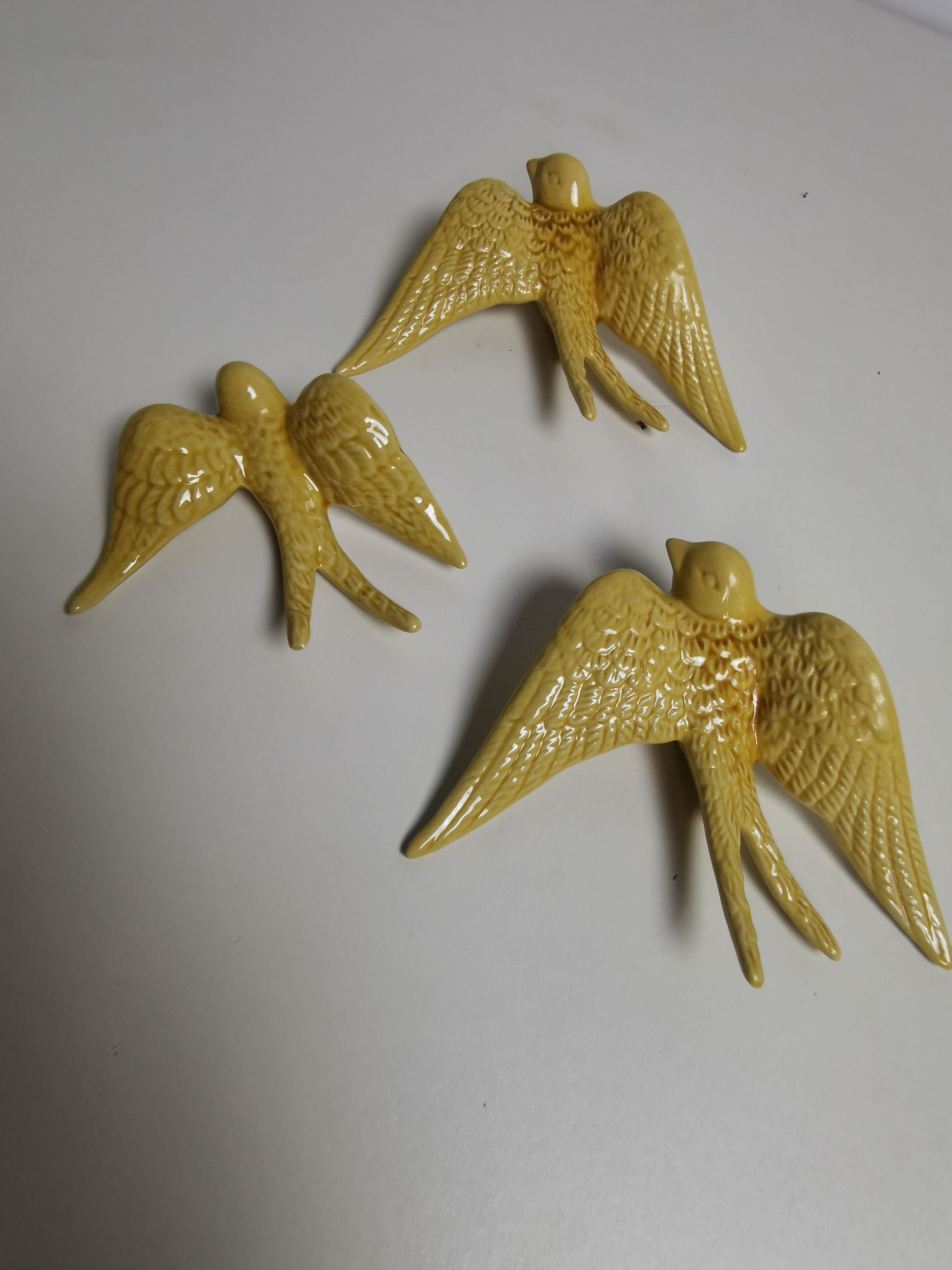 Batch of swallows in ceramic
