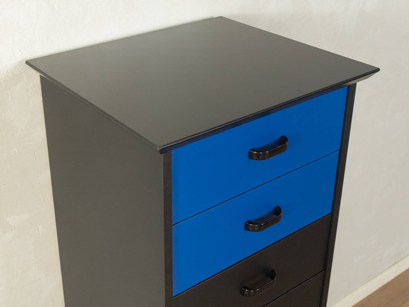 Commode postmoderne des années 1980, noire et bleue, vintage