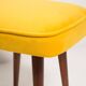 Ensemble de deux tabourets de chevet en velours jaune milieu du siècle, Europe, années 1960