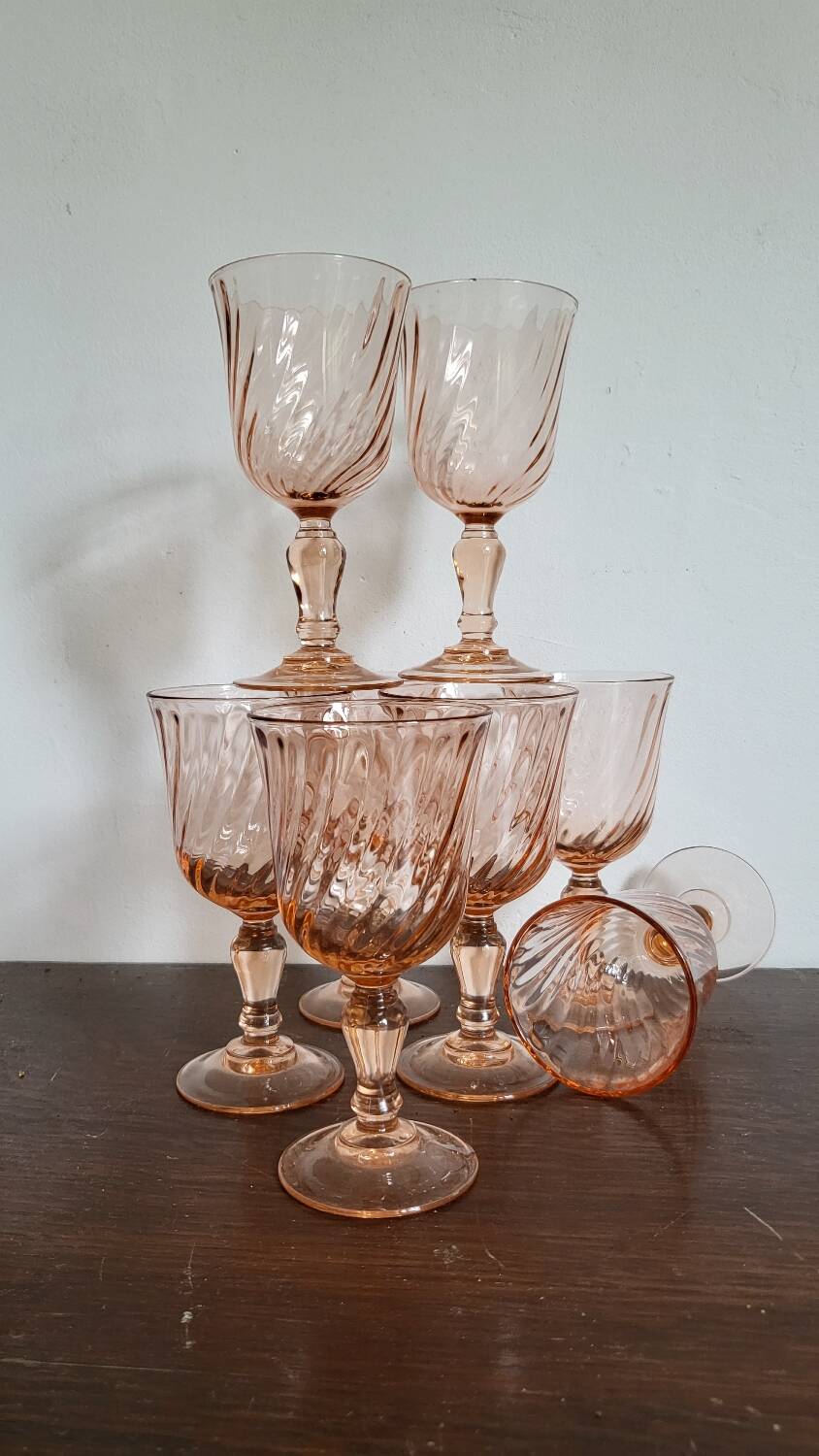 8 Rosaline stemmed glasses