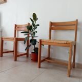 Set of 2 vintage chairs in solid elm and rush in the style of Regain/Asserbo.