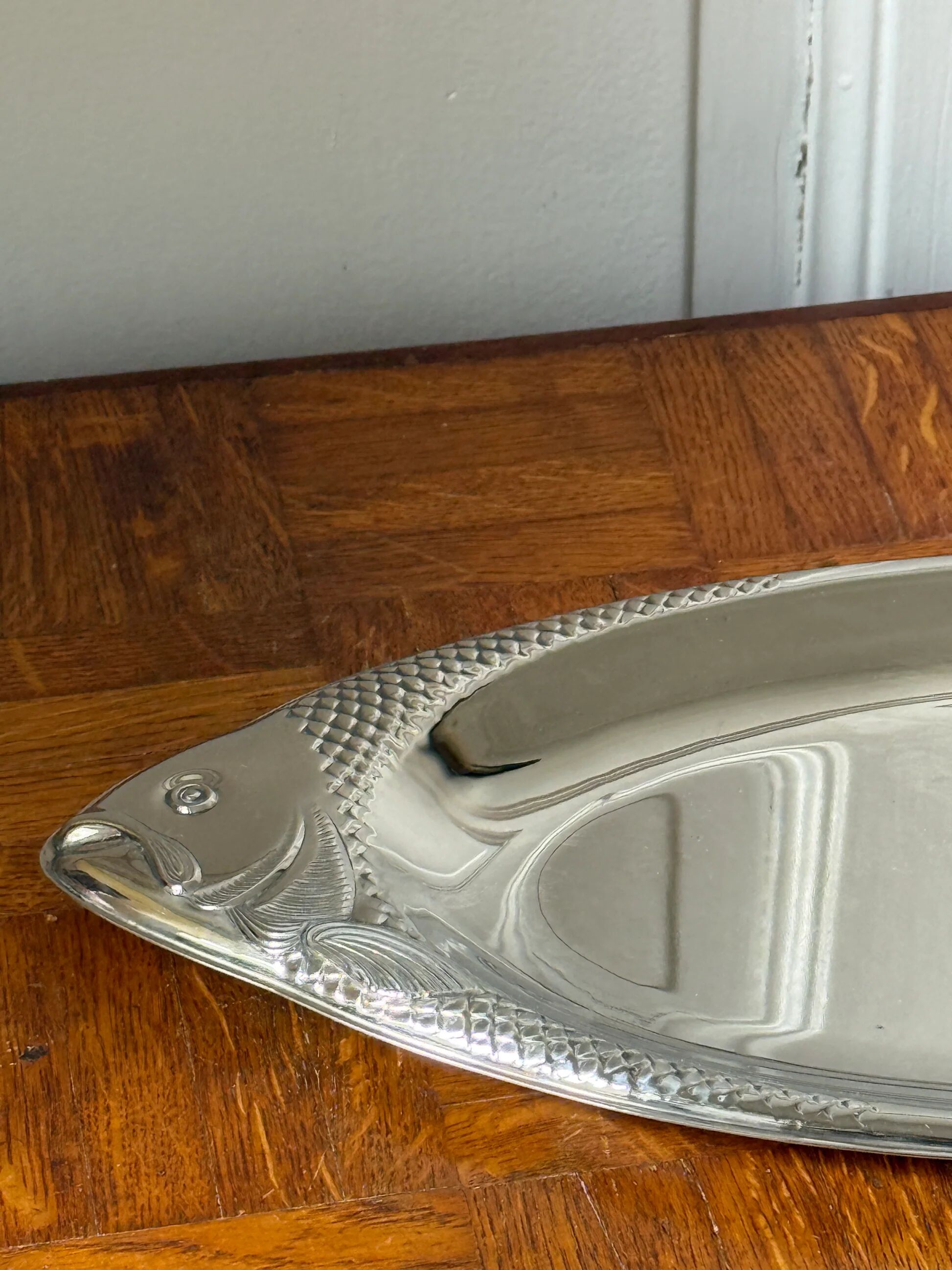 Silver-plated presentation dish