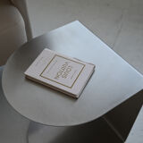 Table d'appoint en acier inoxydable en forme de C Veliento