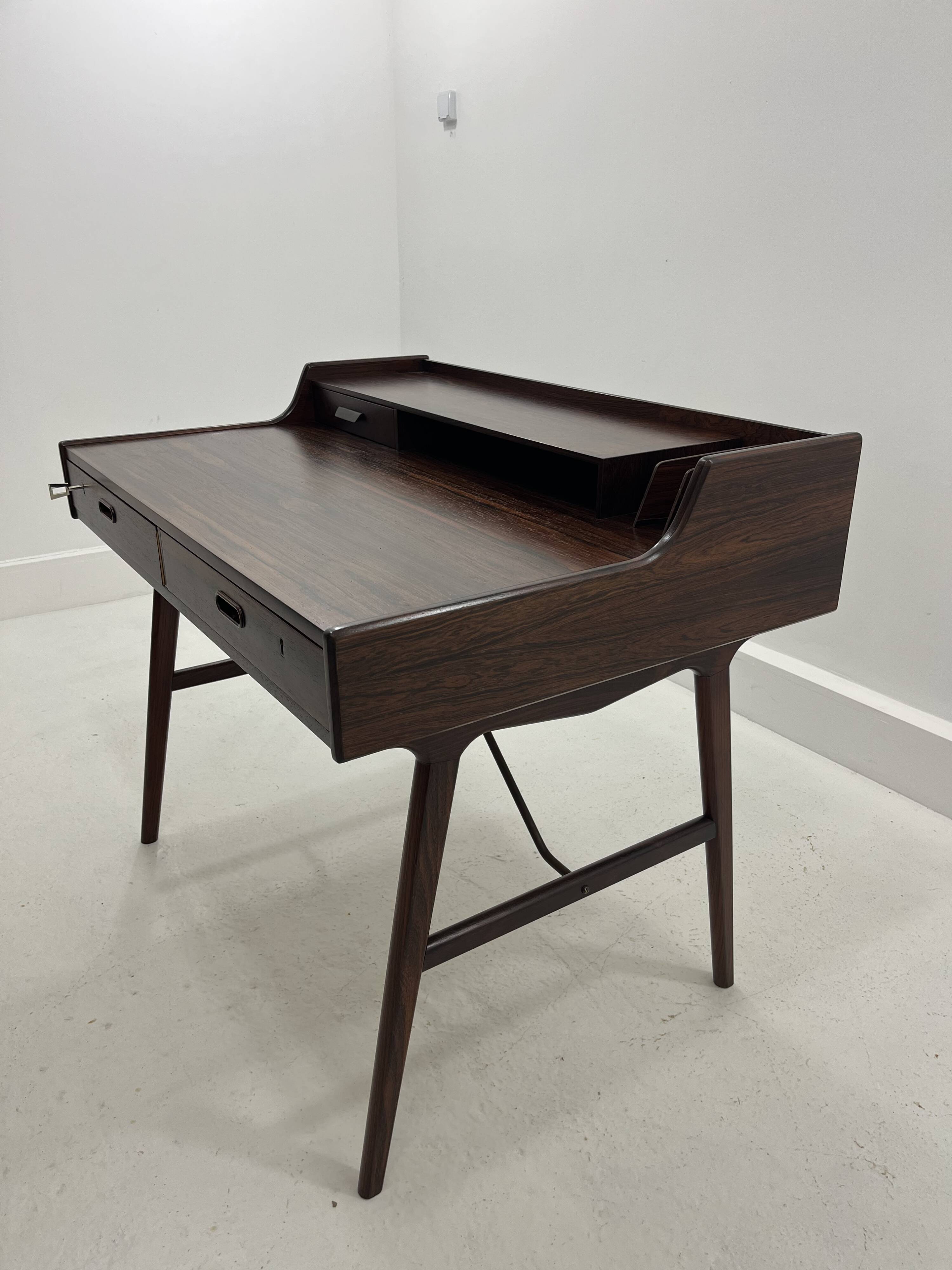 Bureau danois modèle 56 en palissandre par Arne Wahl Iversen pour Vinde Mobelfabrik