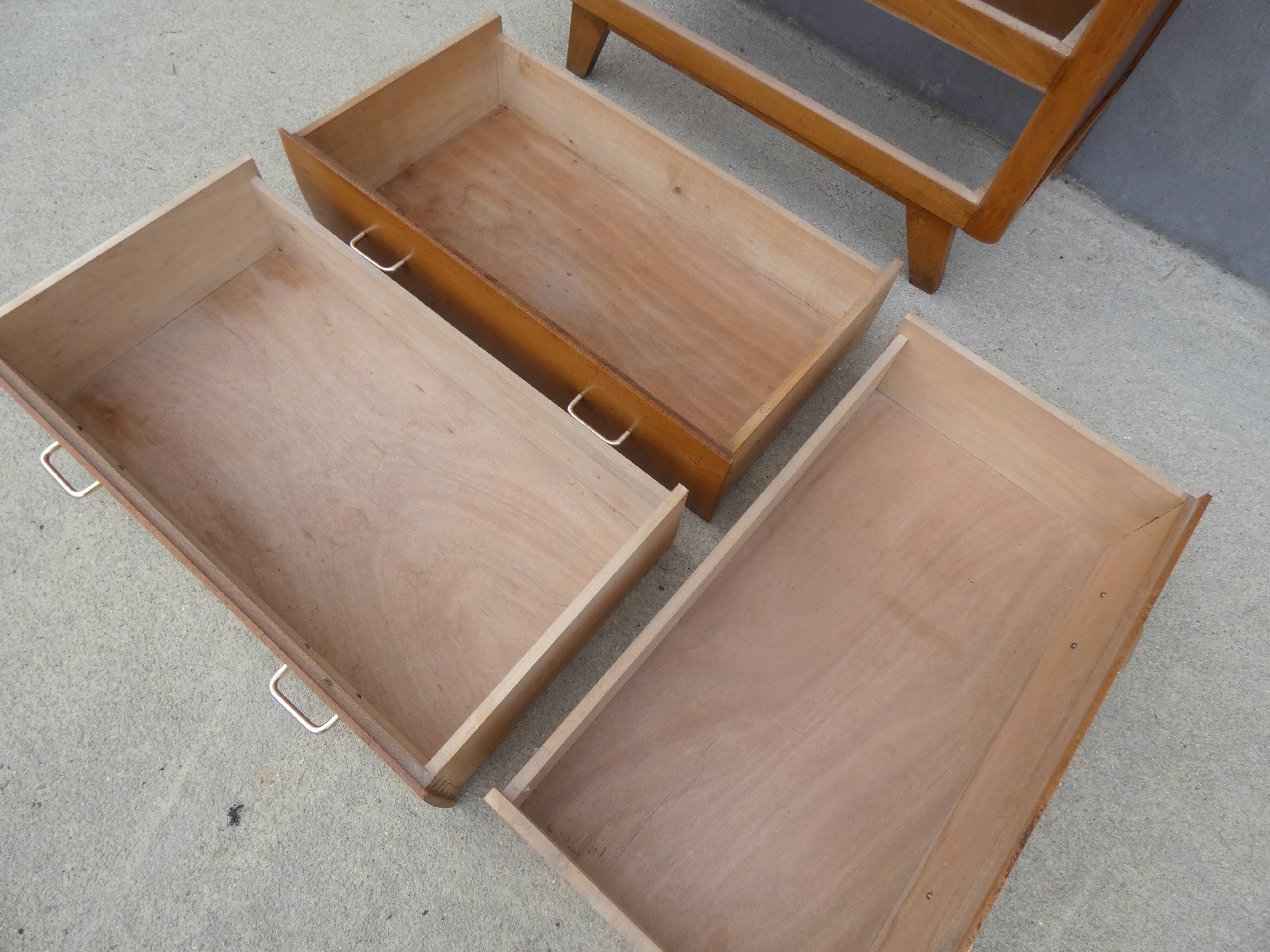 commode vintage en bois pieds compas