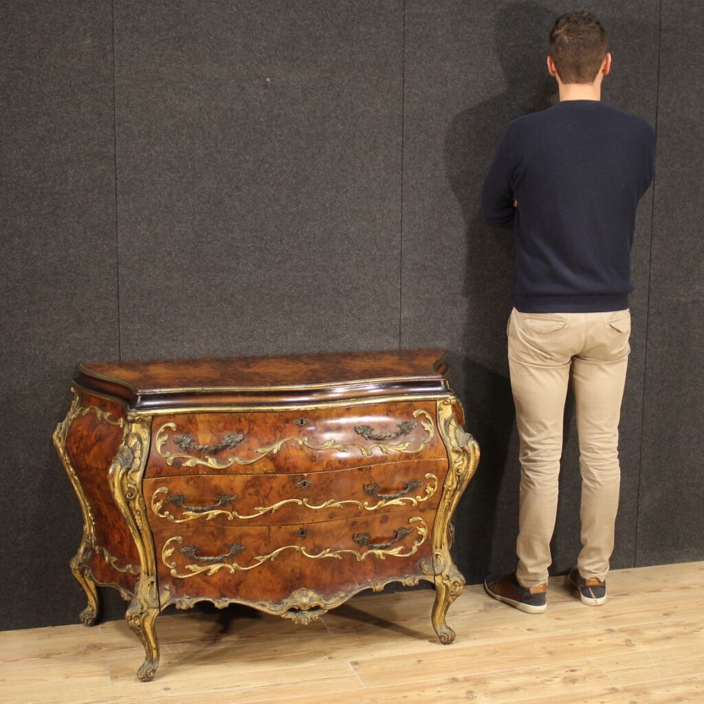 Venetian dresser from the 20th century