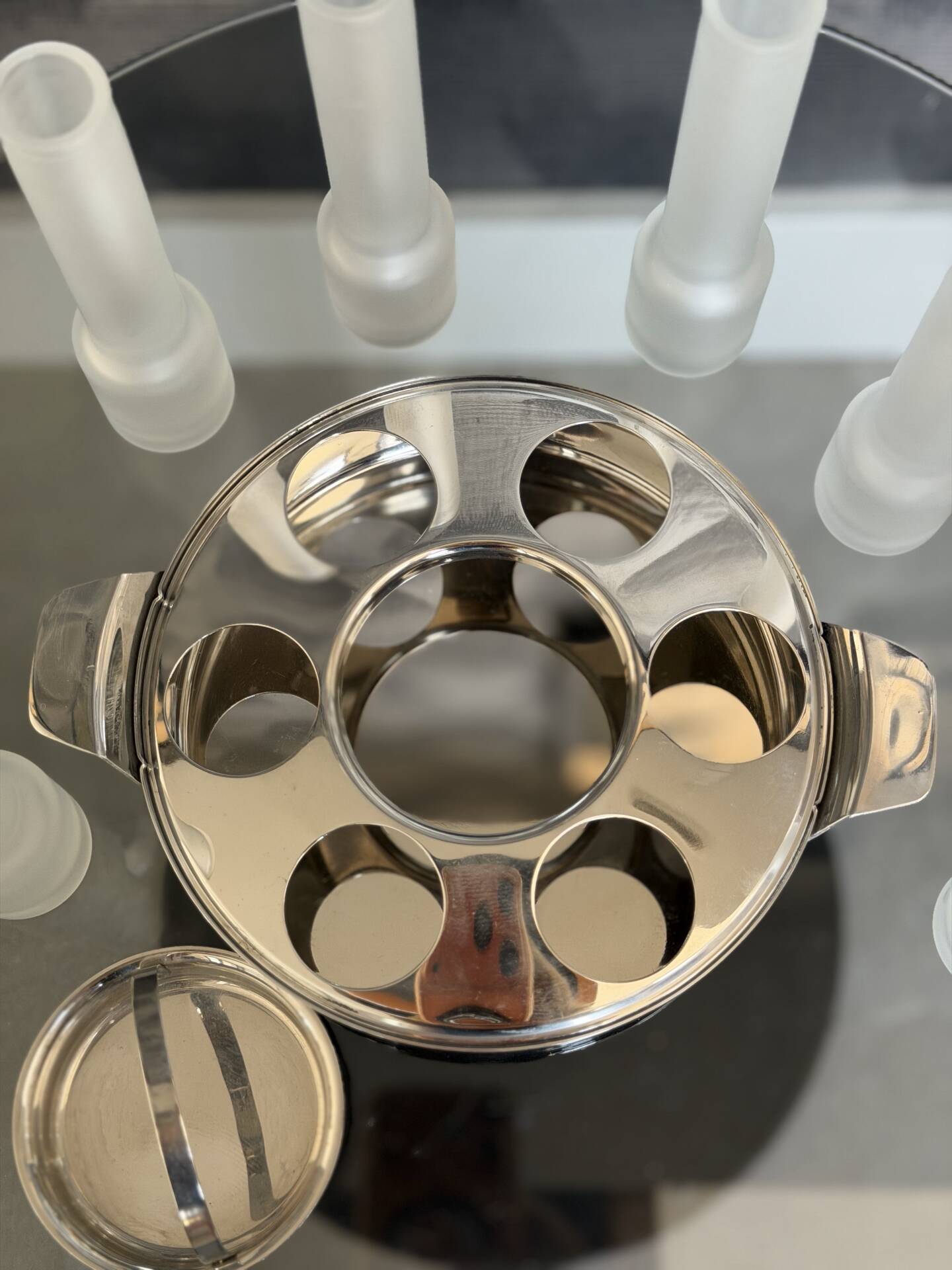 Service Vodka Caviar vintage 1970s – Complete with cooling tray.