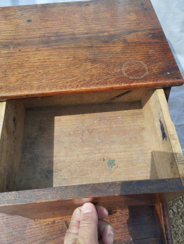 Victorian oak graduated desk – circa 1890-1910.