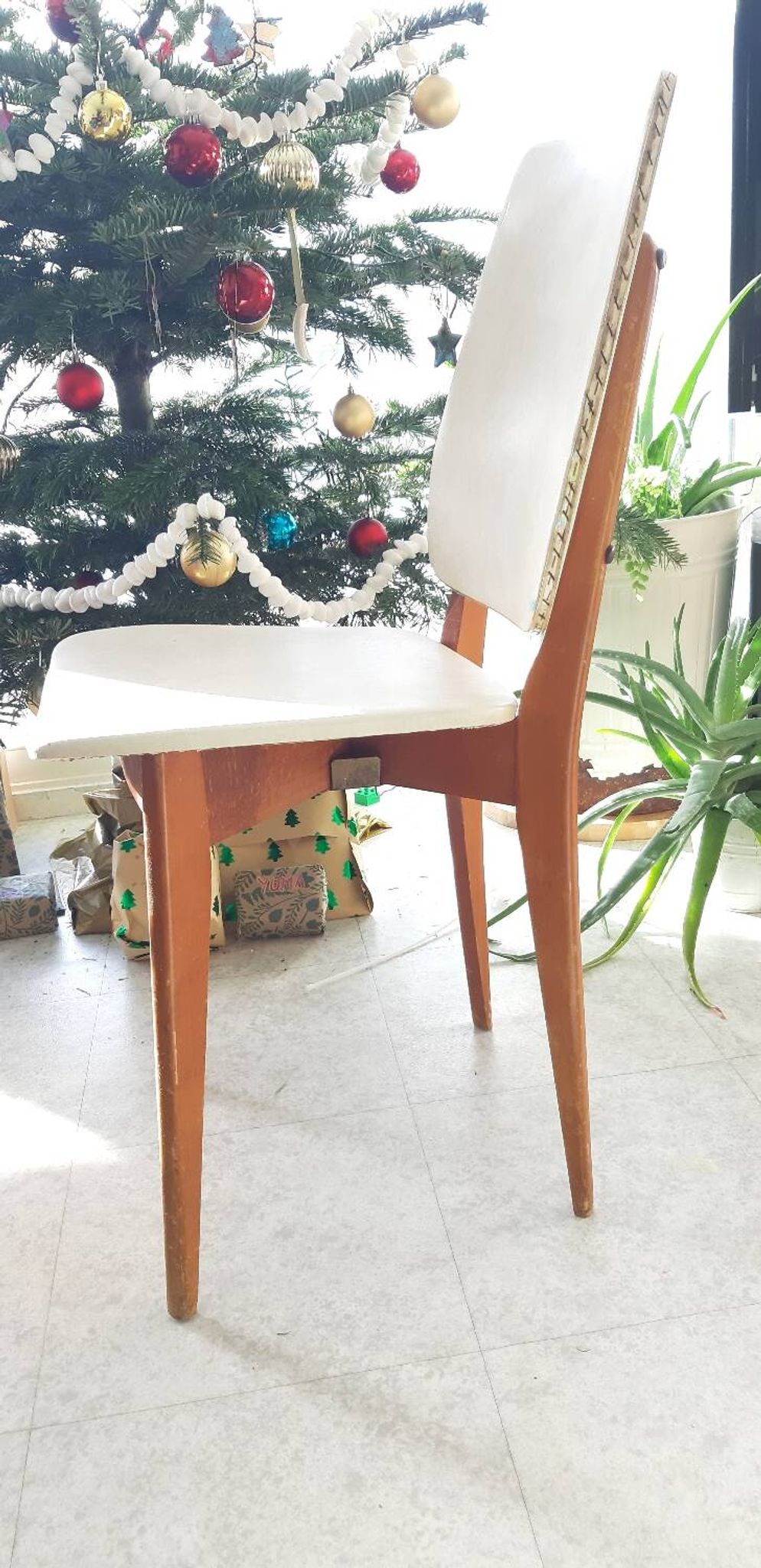 Vintage 1950s 60s dining room chair with tapered legs