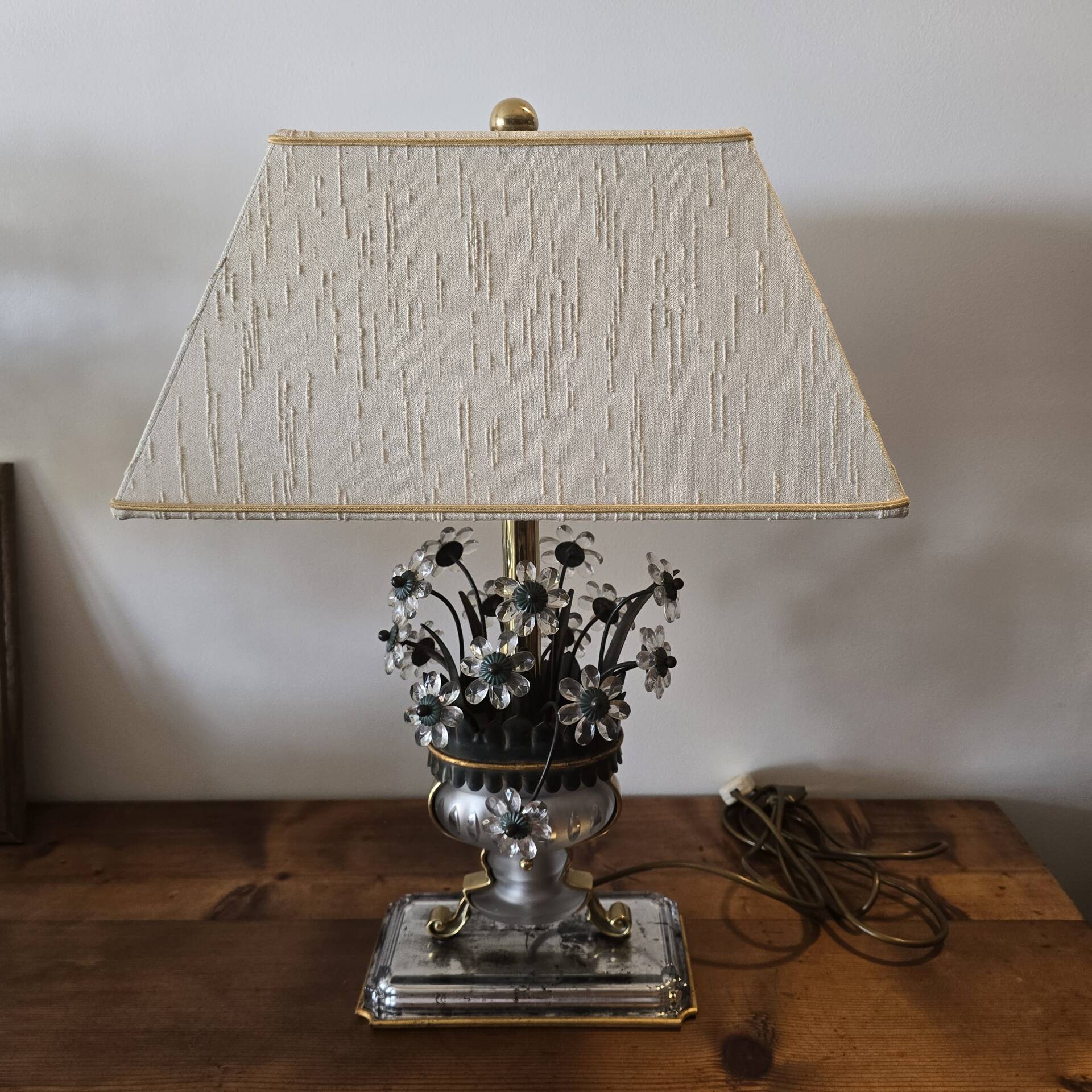 Table lamp