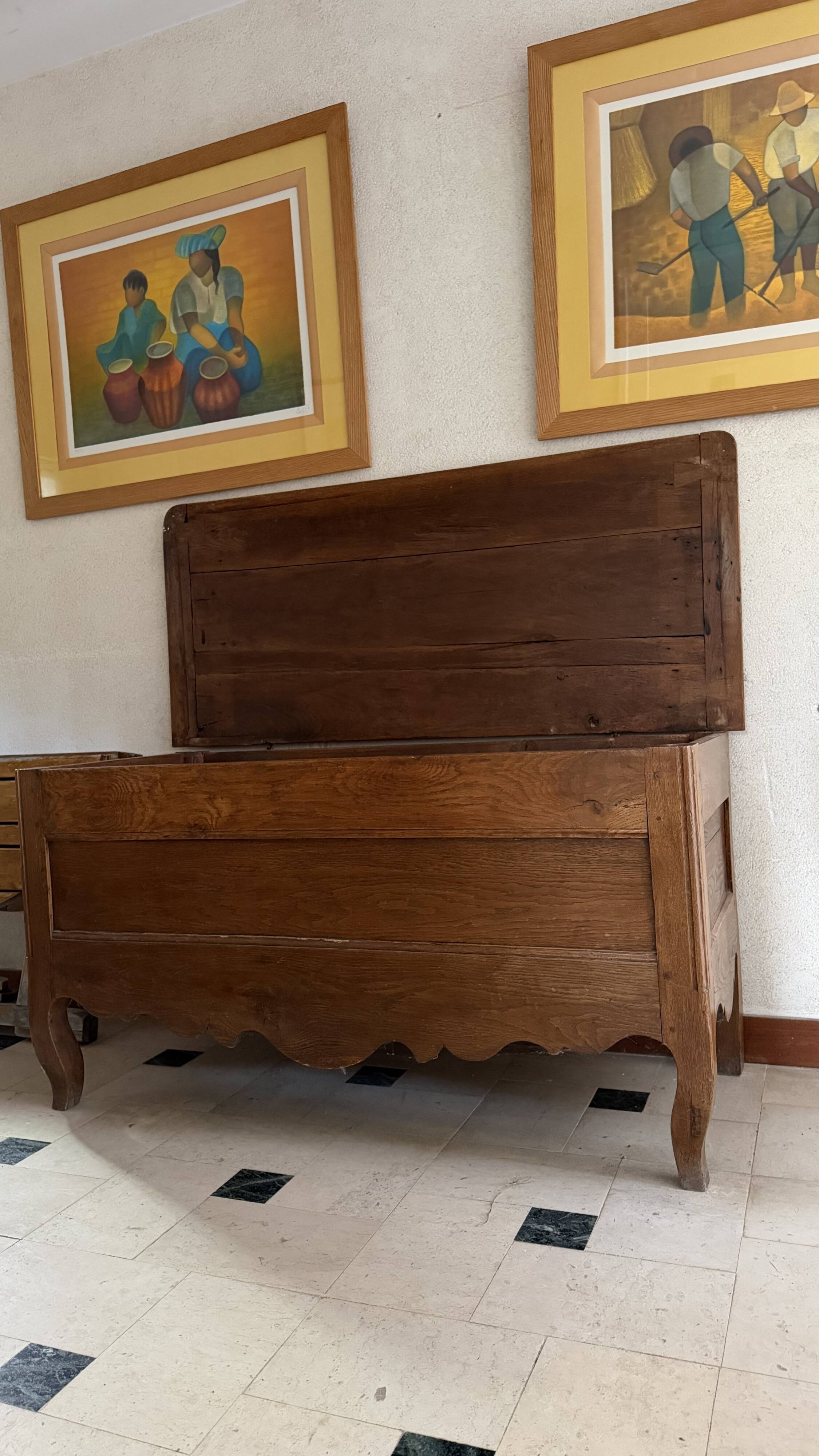Ancien, coffre en chene massif – ideal deco campagne et maison de caractère