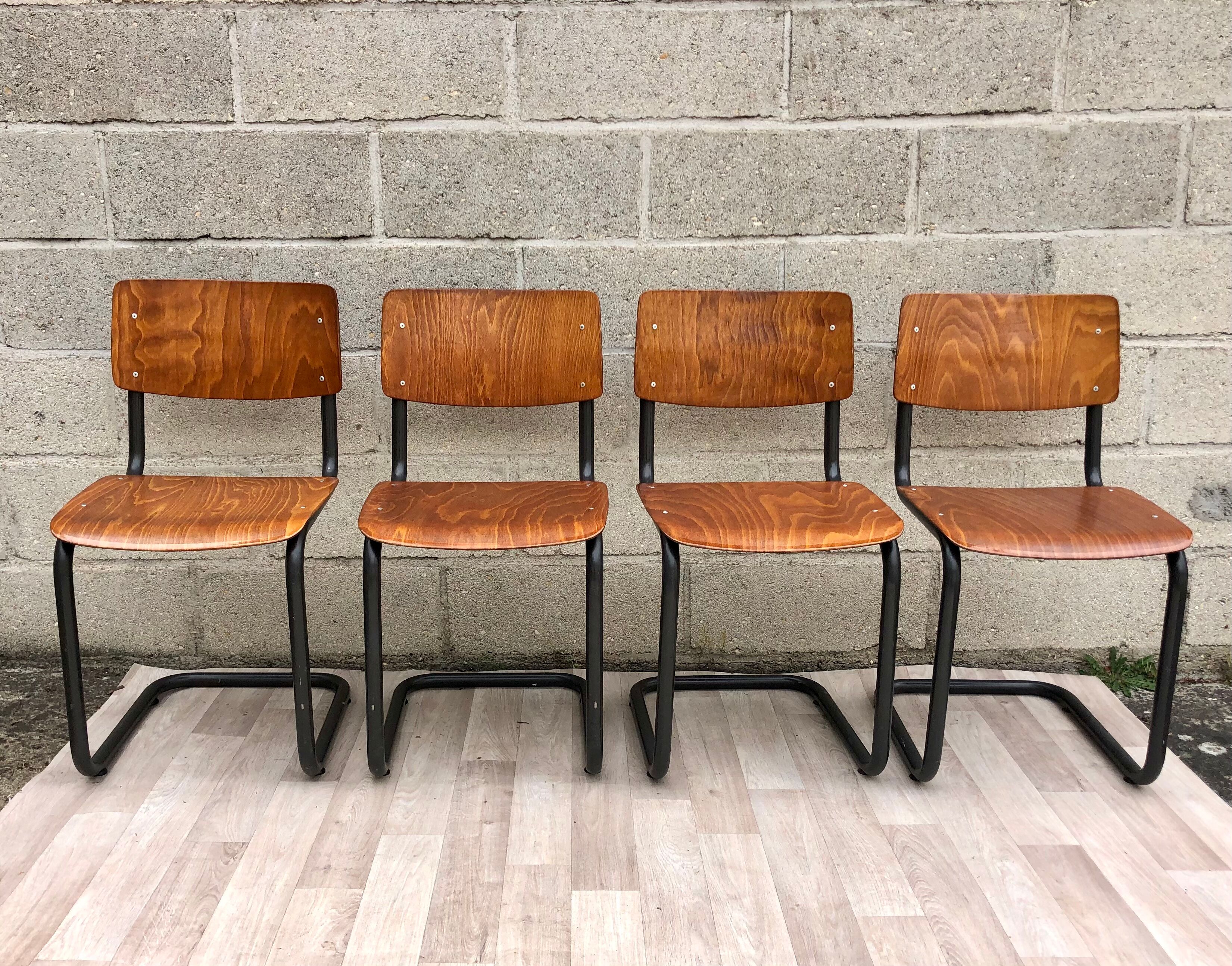 Lot of 4 chairs Vintage Arhend Cantilever oak color