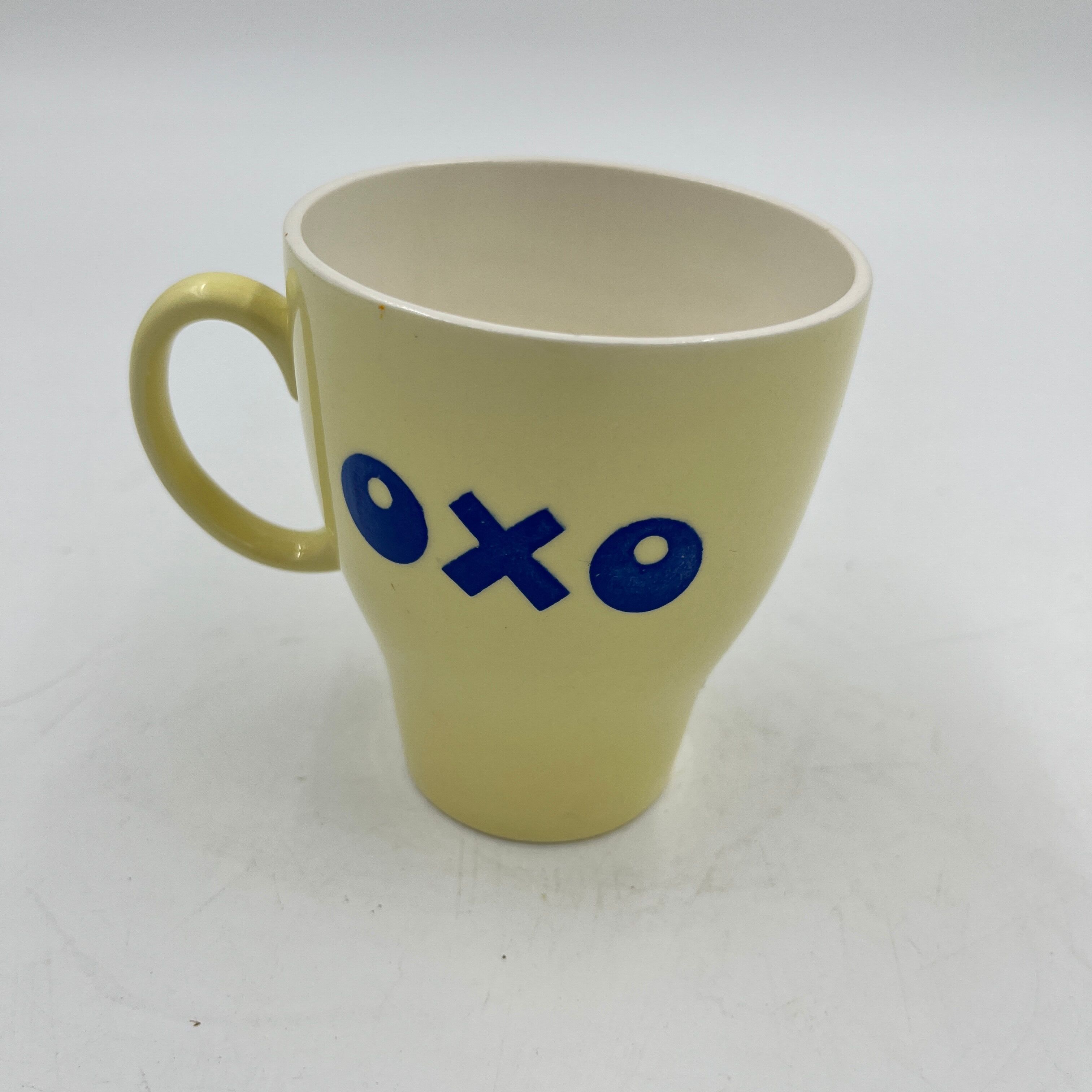 Pale yellow oxo mug