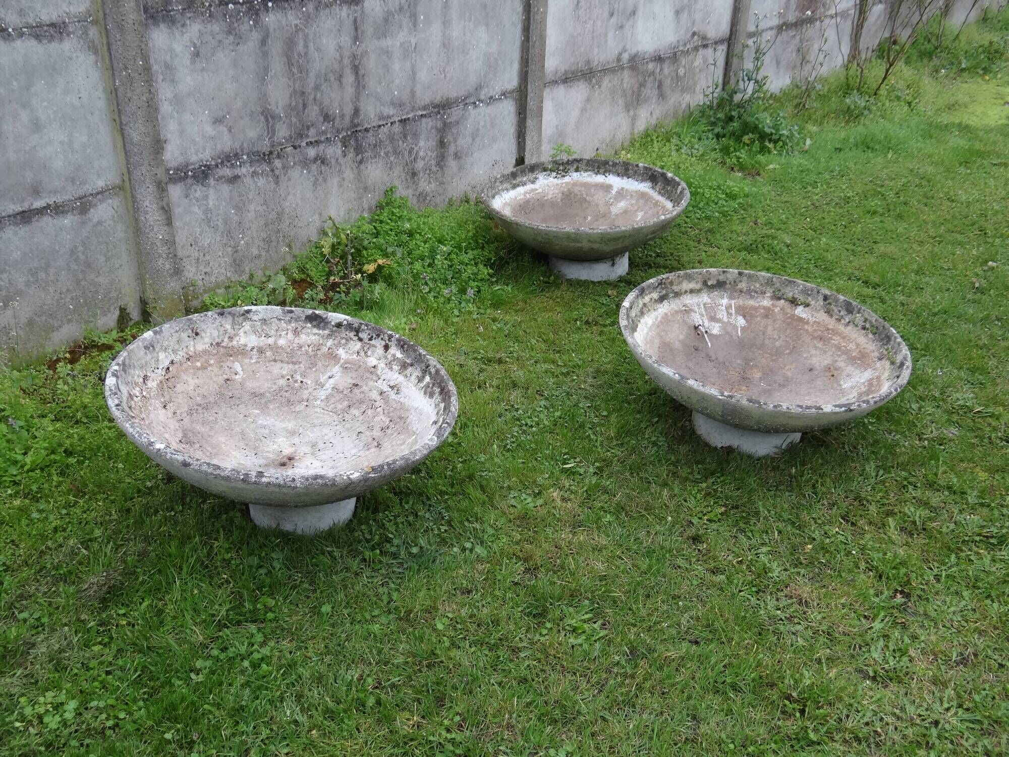 Series of three concrete planters design René Pechère edited by Eternit 1958