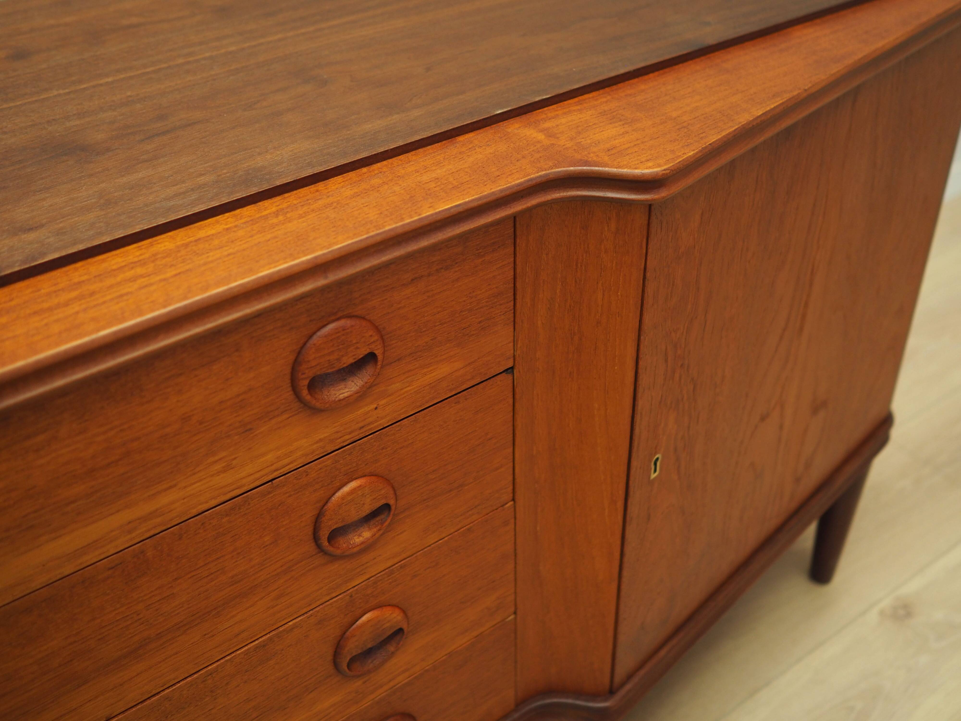 Buffet en teck, design danois, années 1960, production : Danemark
