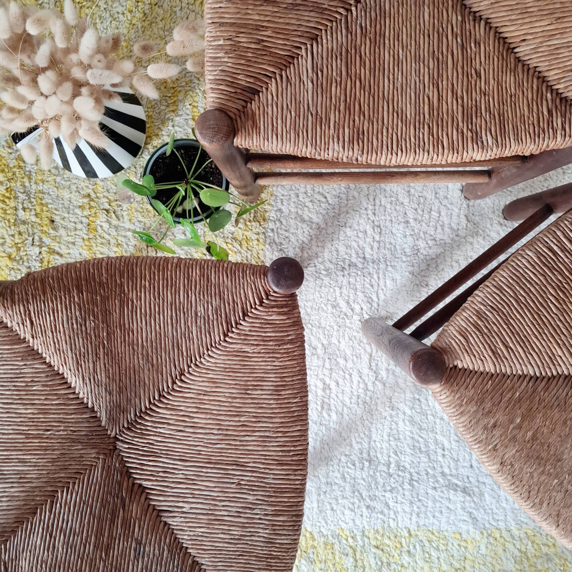 Lot de 3 chaises en bois et paille - look brutaliste