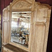 Antique oak entrance hall wardrobe. Mirror. Early 20th century.