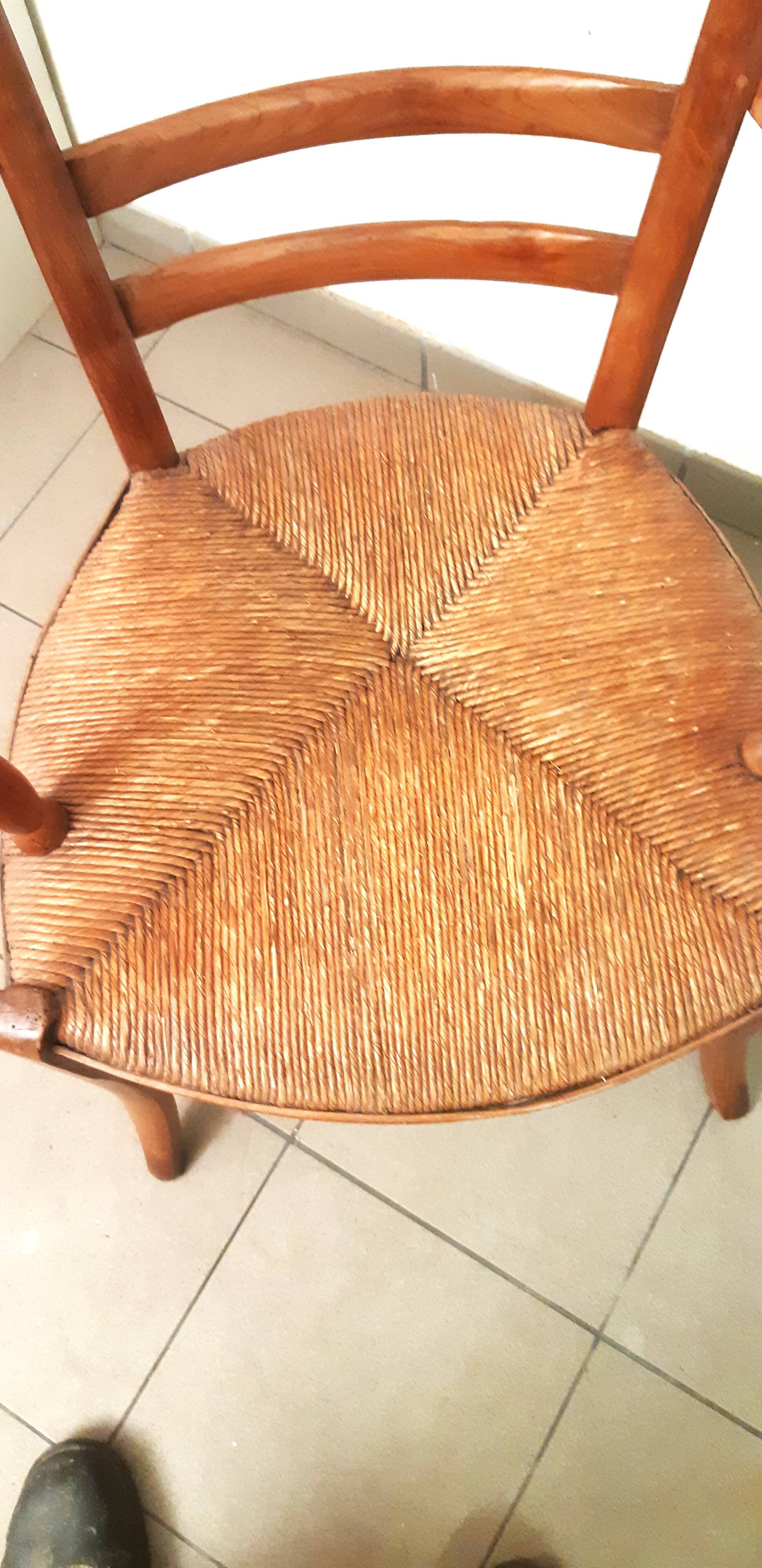 fauteuil rustique début XIXème en noyer blond