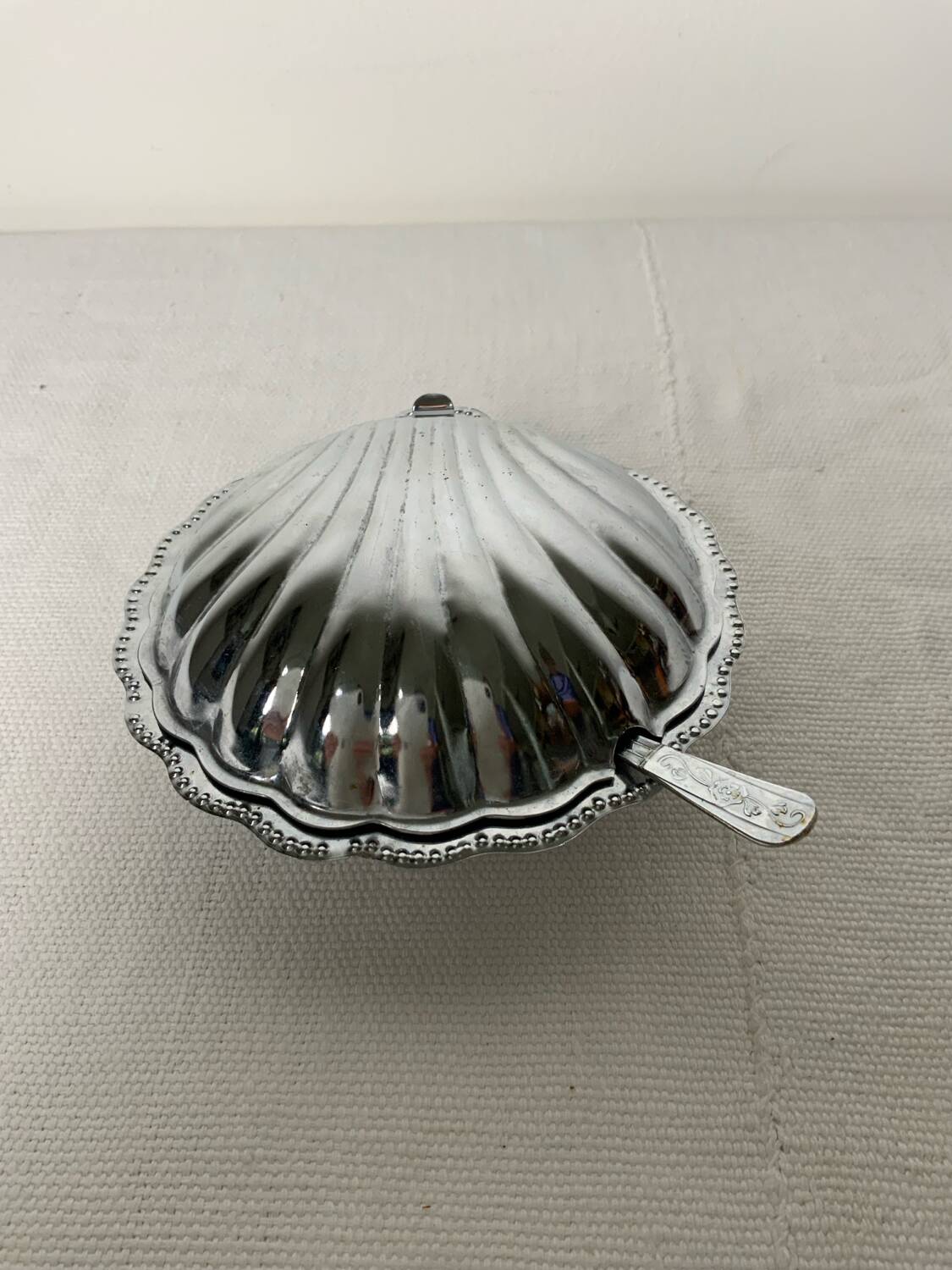 Vintage shell butter dish
