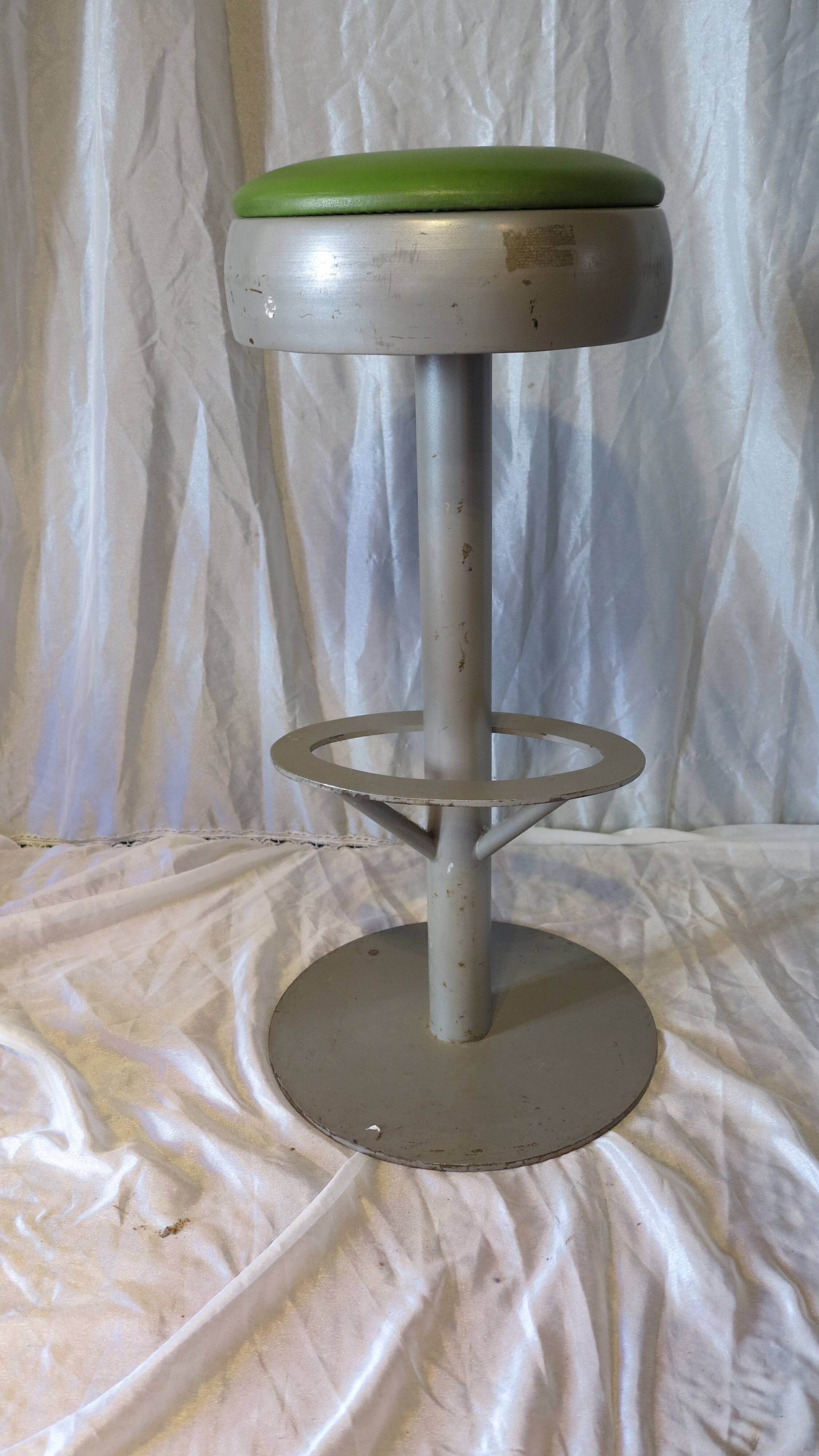 Tabouret haut acier et skaï