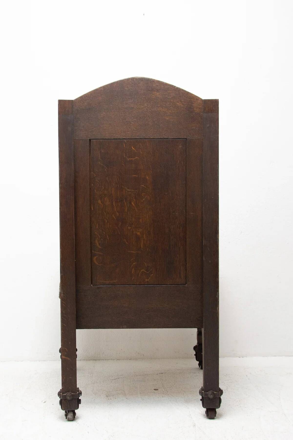 Late 19th century massive throne chair
