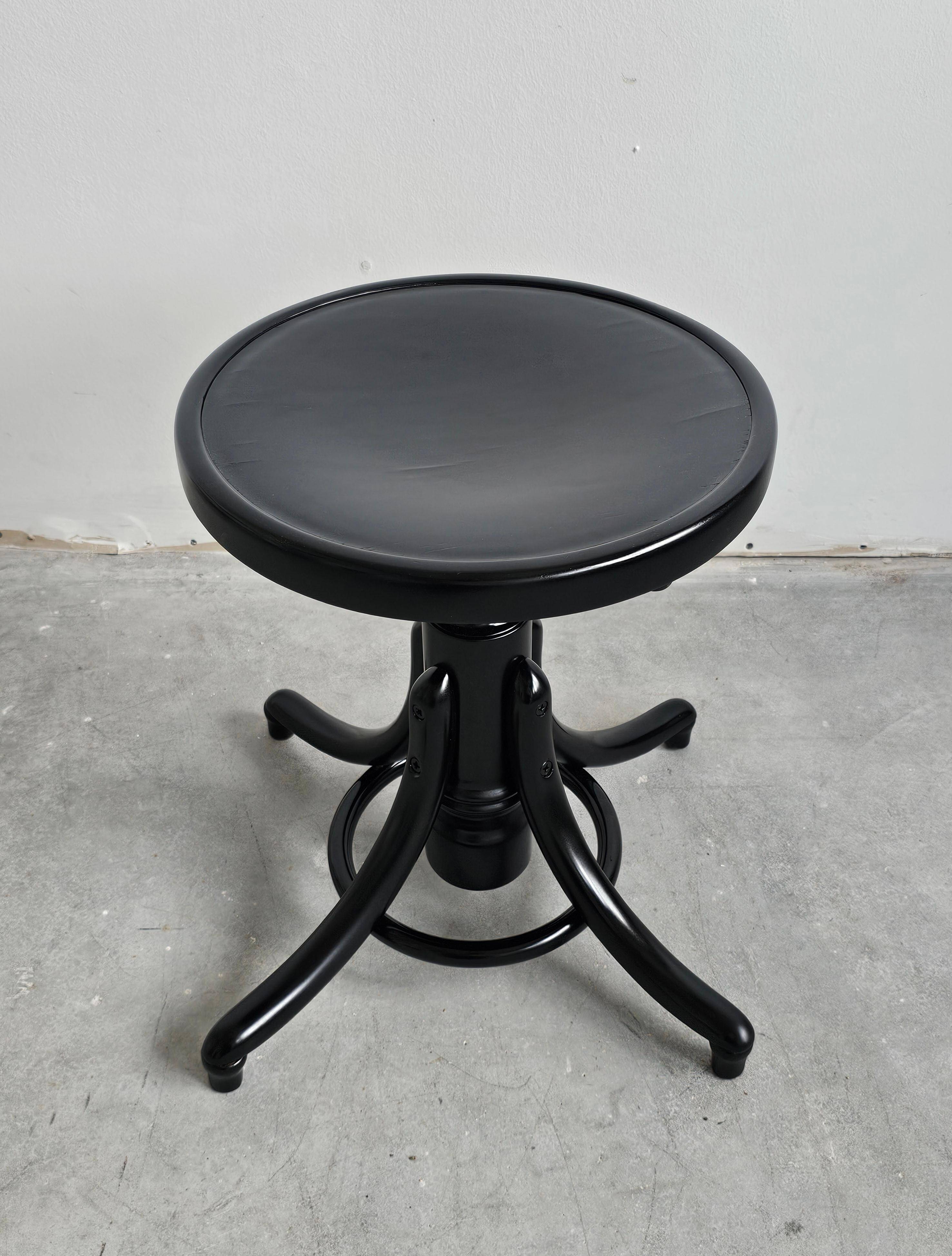 Tabouret de piano en bois courbé par J.J. Kohn, 1900s