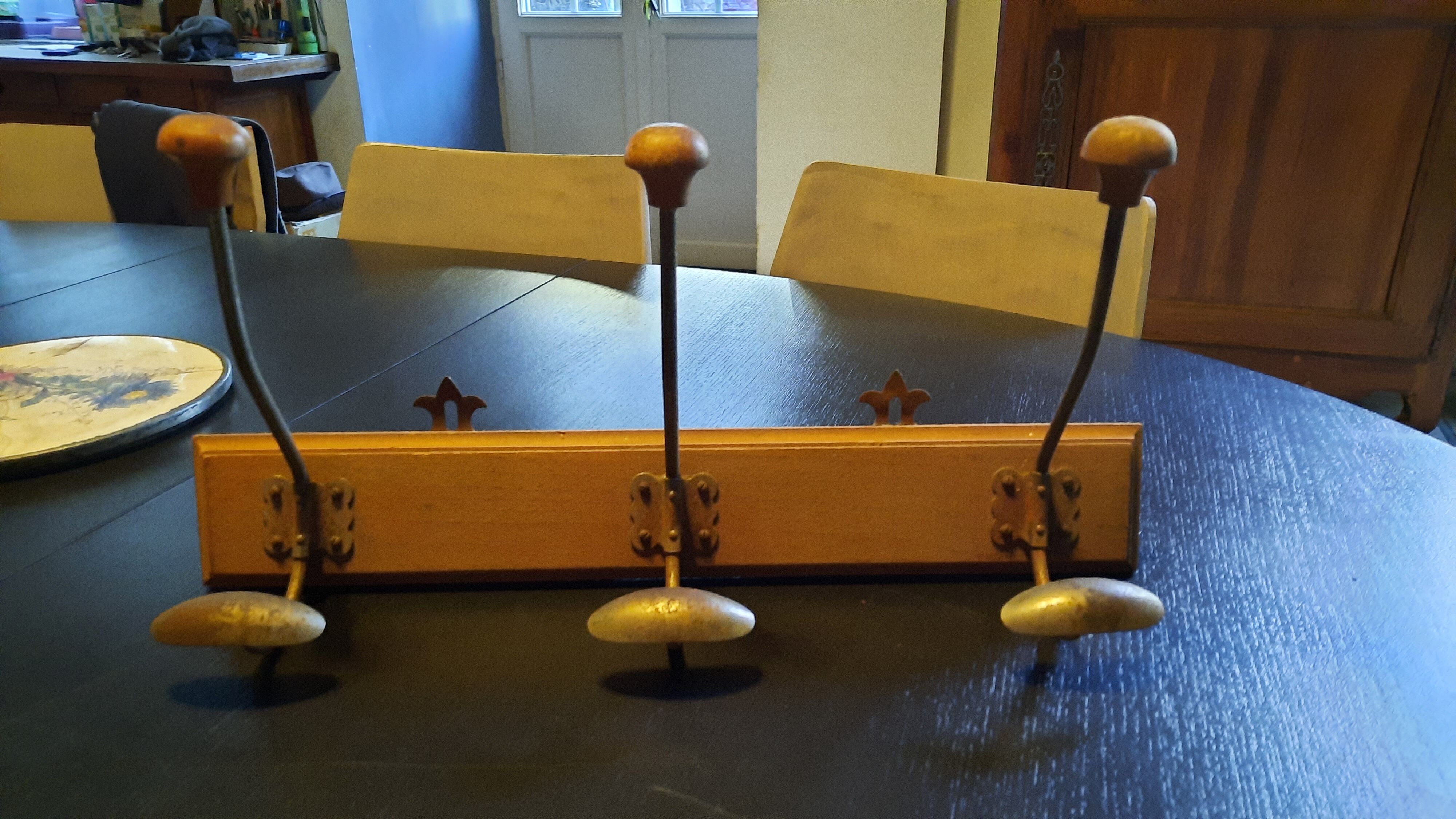 Wall coat rack 3 hooks