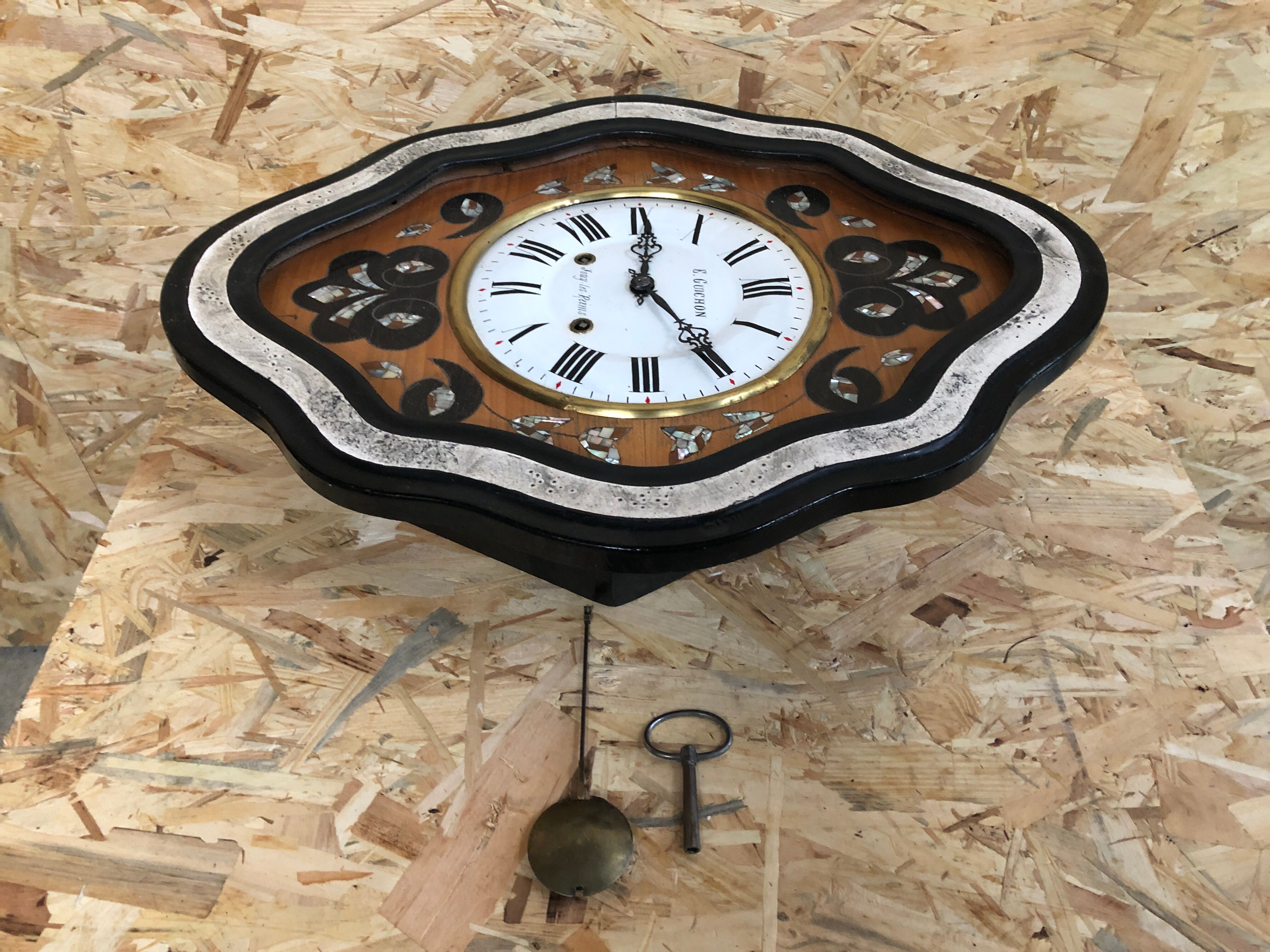 Clock pendulum ox eye wood decoration mother-of-pearl dial enamelled vintage