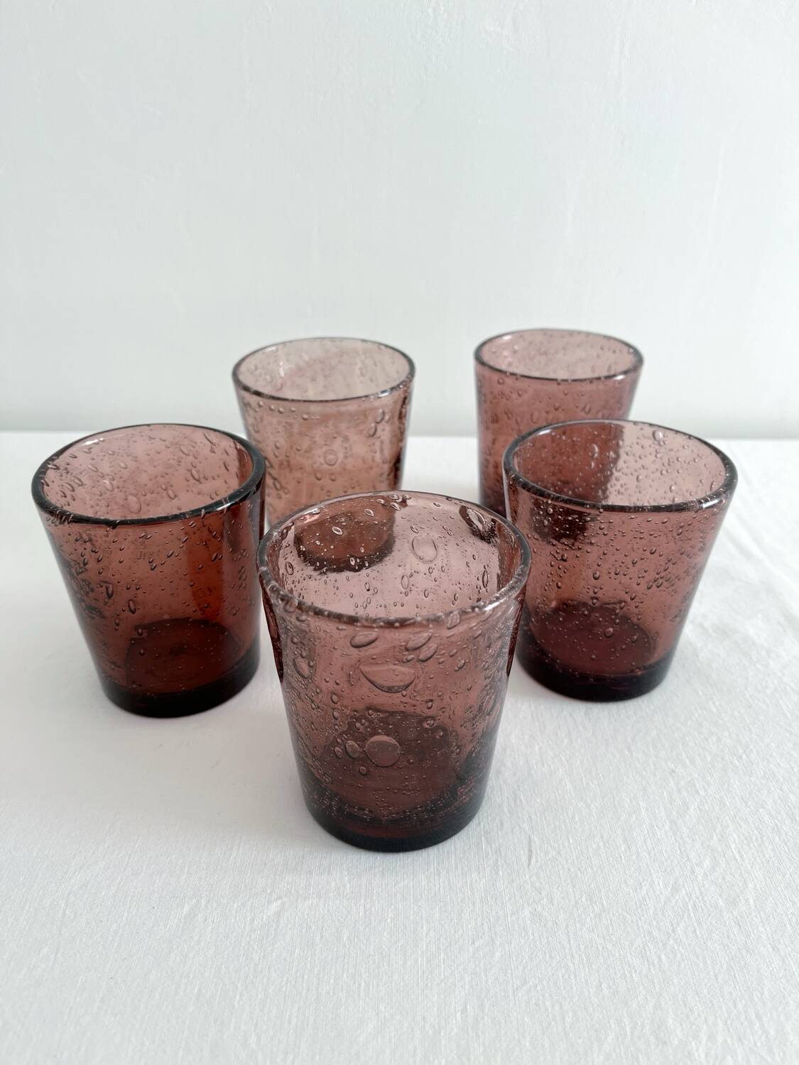 5 gobelets à eau en verre bullé violet vintage