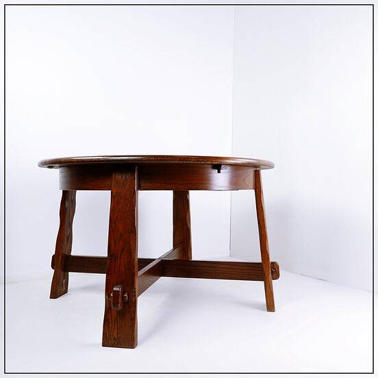 Table de salle à manger ronde à rallonge en chêne massif Brutalist 1950s Mid-20th Century