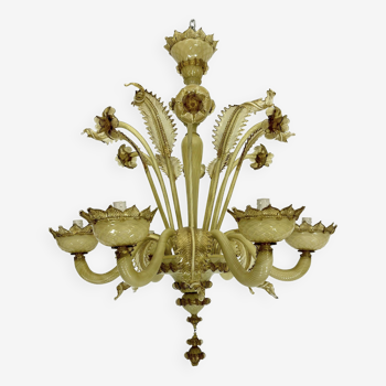Lustre vintage en verre de Murano floral fabriqué à la main à 6 bras avec de l'or. Italie années 1950