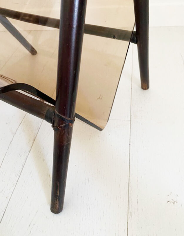 Plexiglas magazine rack