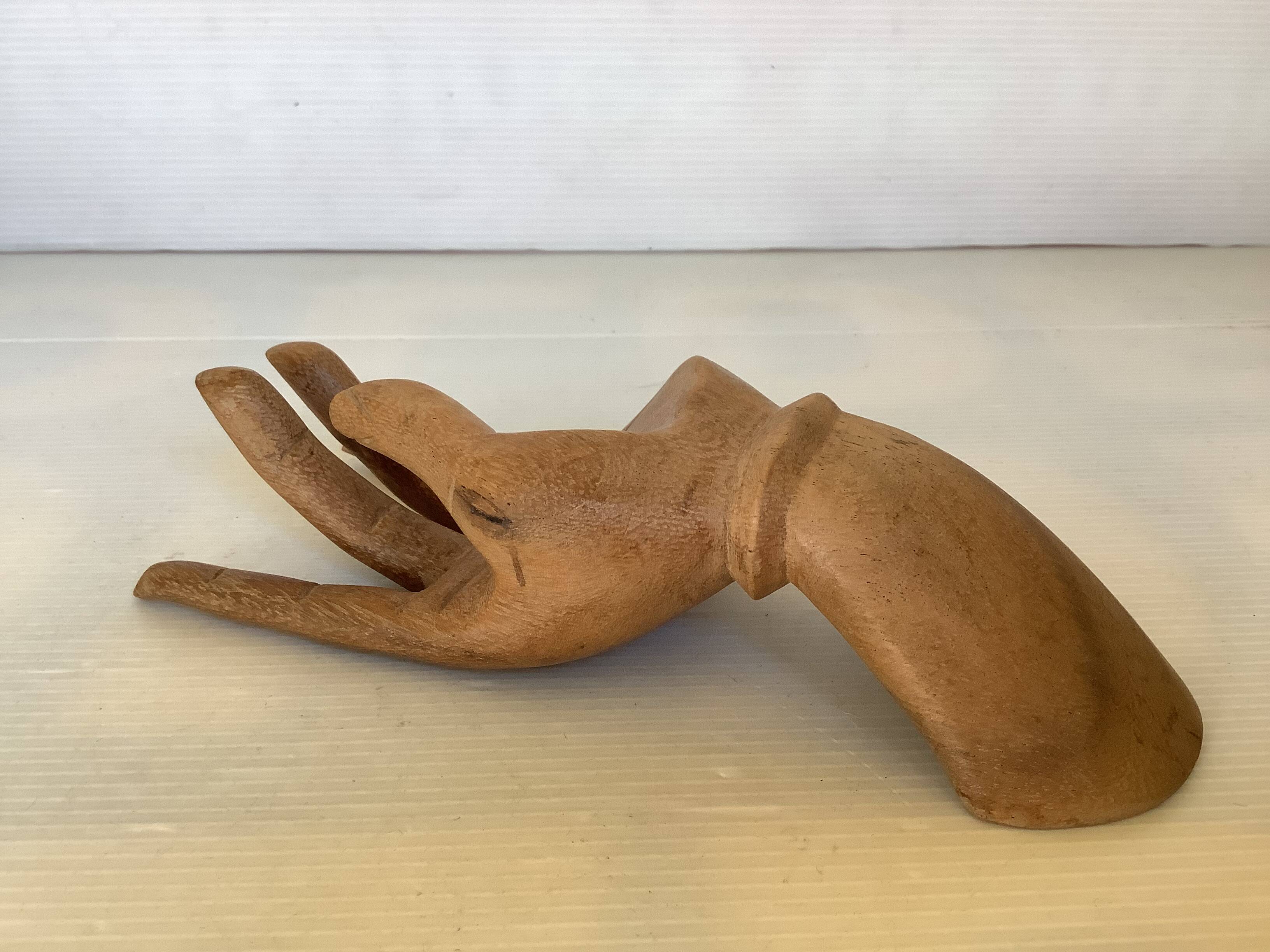 Wooden hand ring sizer pocket emptier