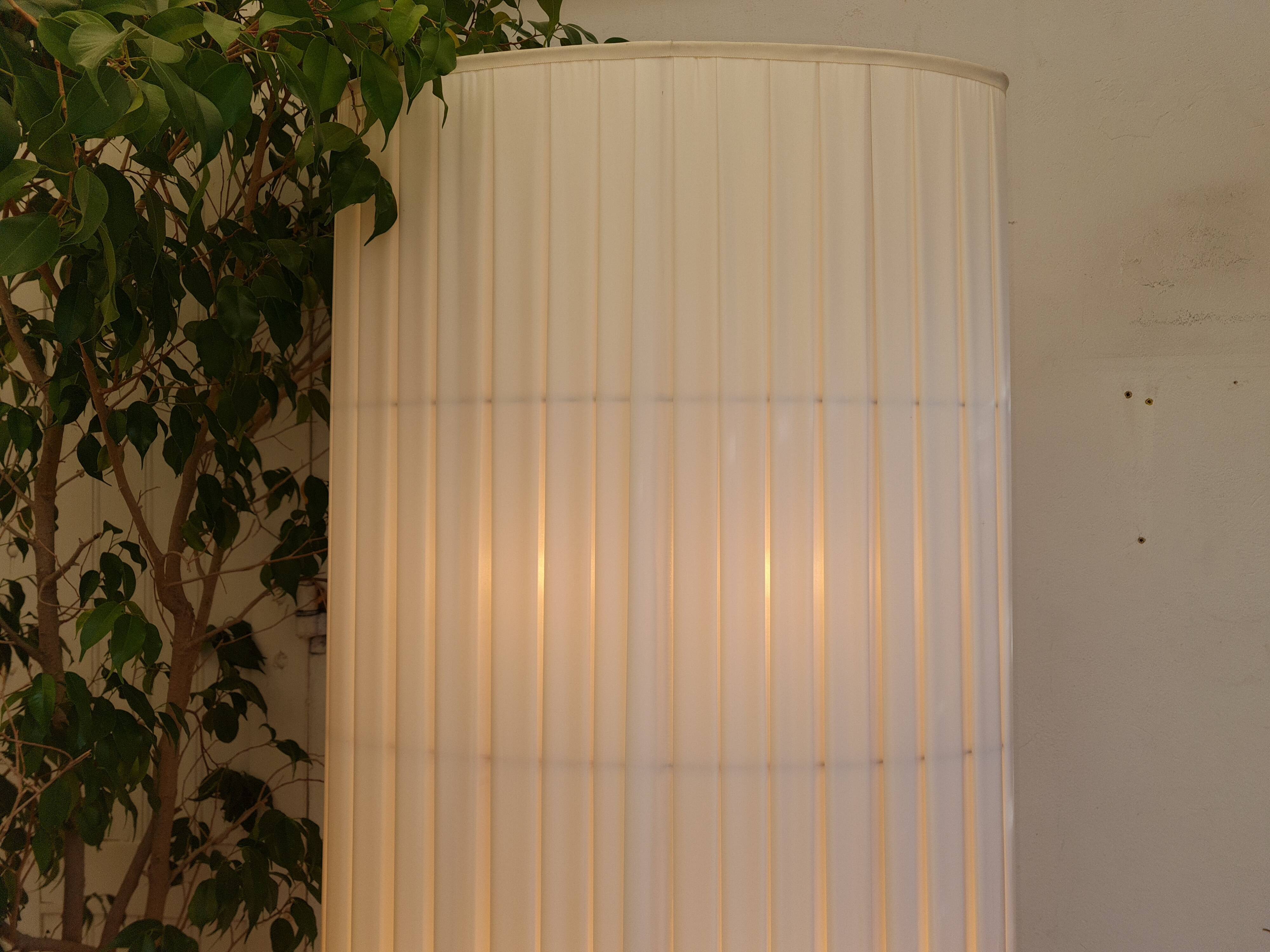 Floor lamp pleated fabric