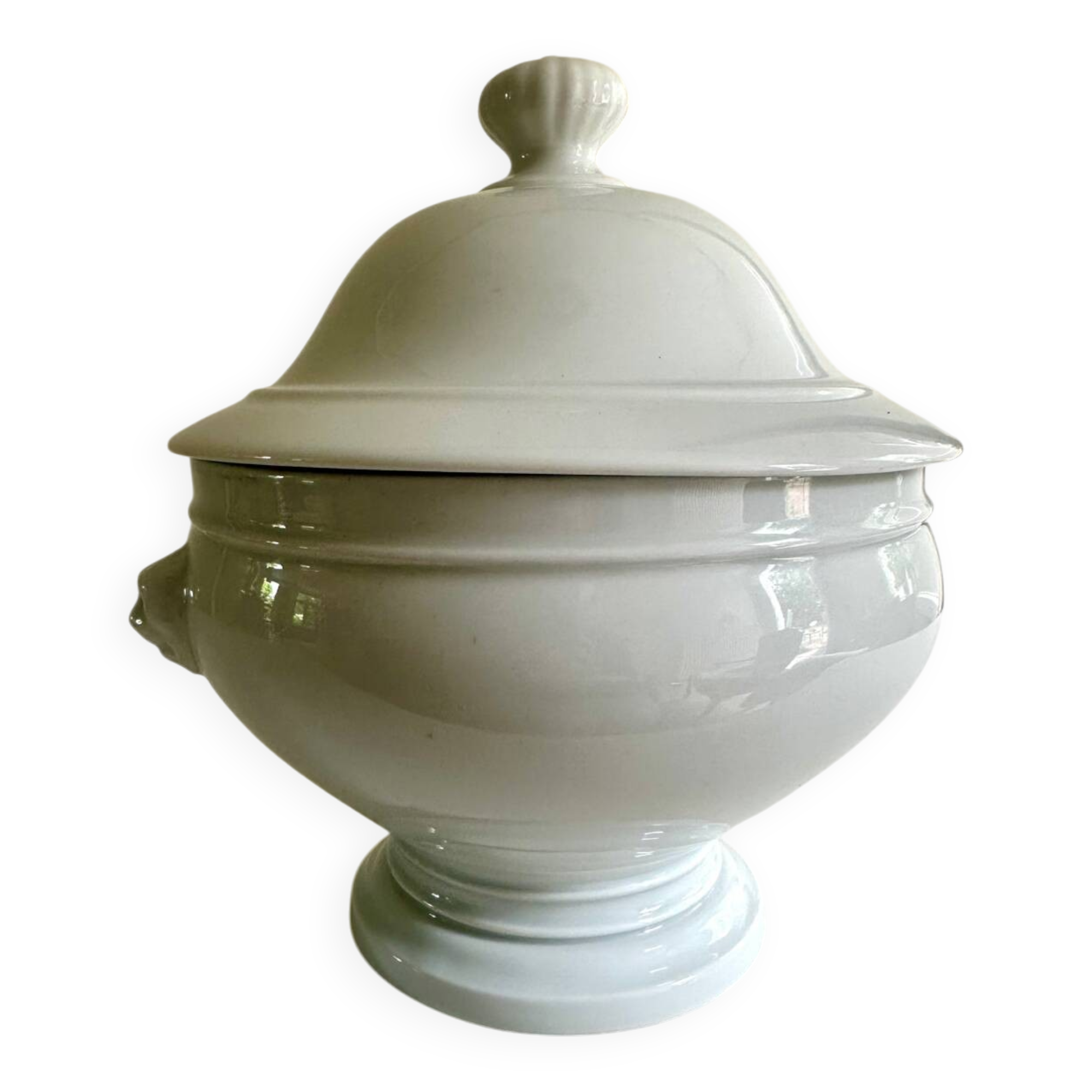Pillivuyt porcelain soup tureen