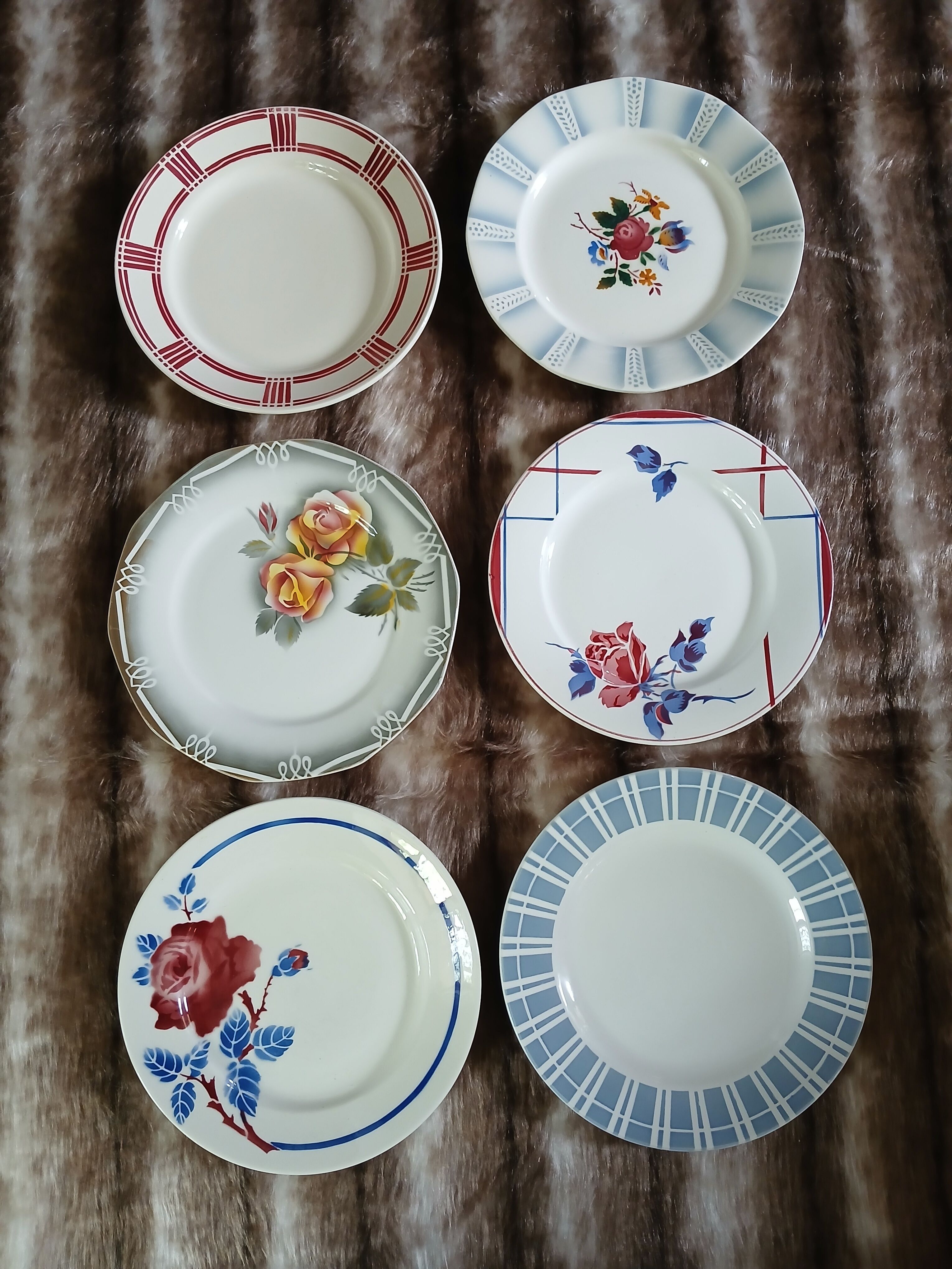 6 mismatched antique dinner plates