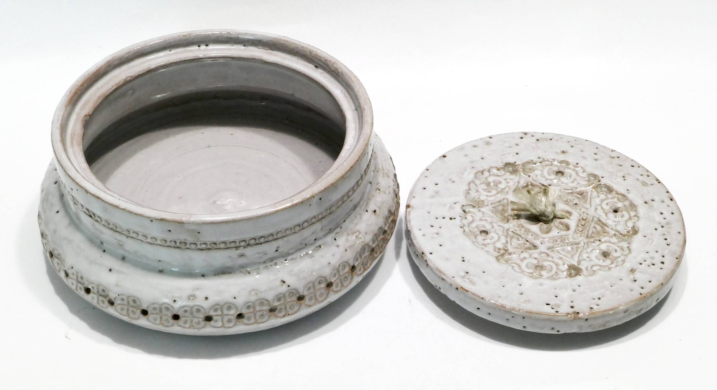 Rare ceramic box or candy dish by Aldo Londi for Bitossi 1960.