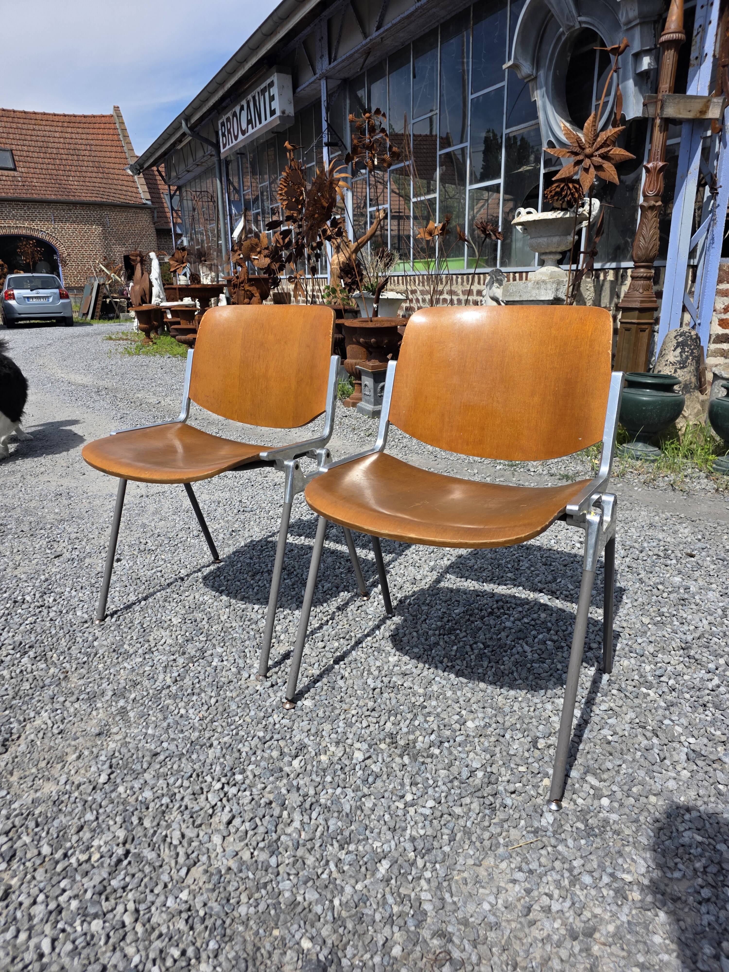 Paire de chaises "DSC 106" par Giancarlo Piretti pour Castelli, 1960