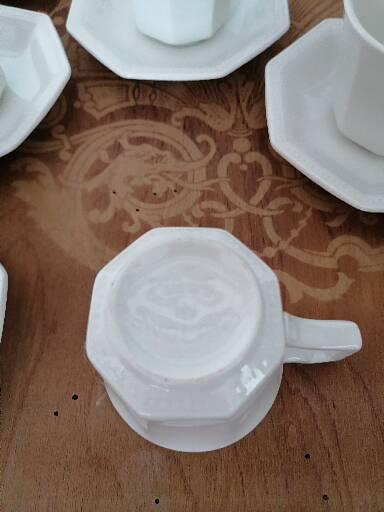 Set of 10 Johnson Brothers cups and saucers