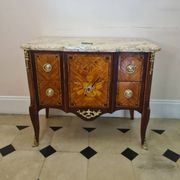 Transition period chest of drawers