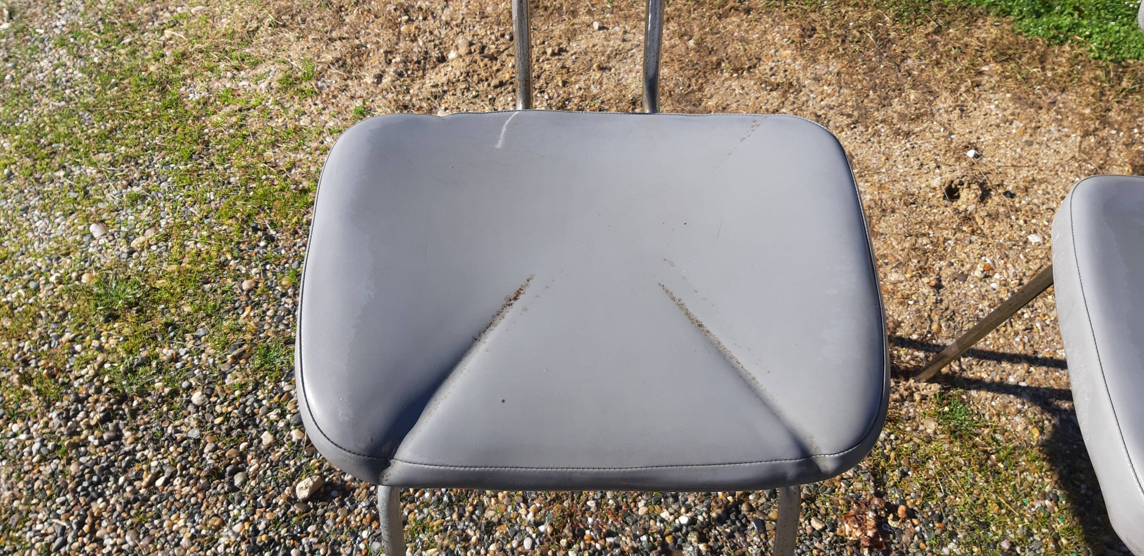 6 Pullman chairs
