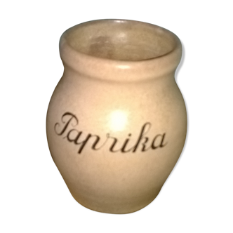 Pot in brown sandstone, marked Paprika, finely speckled