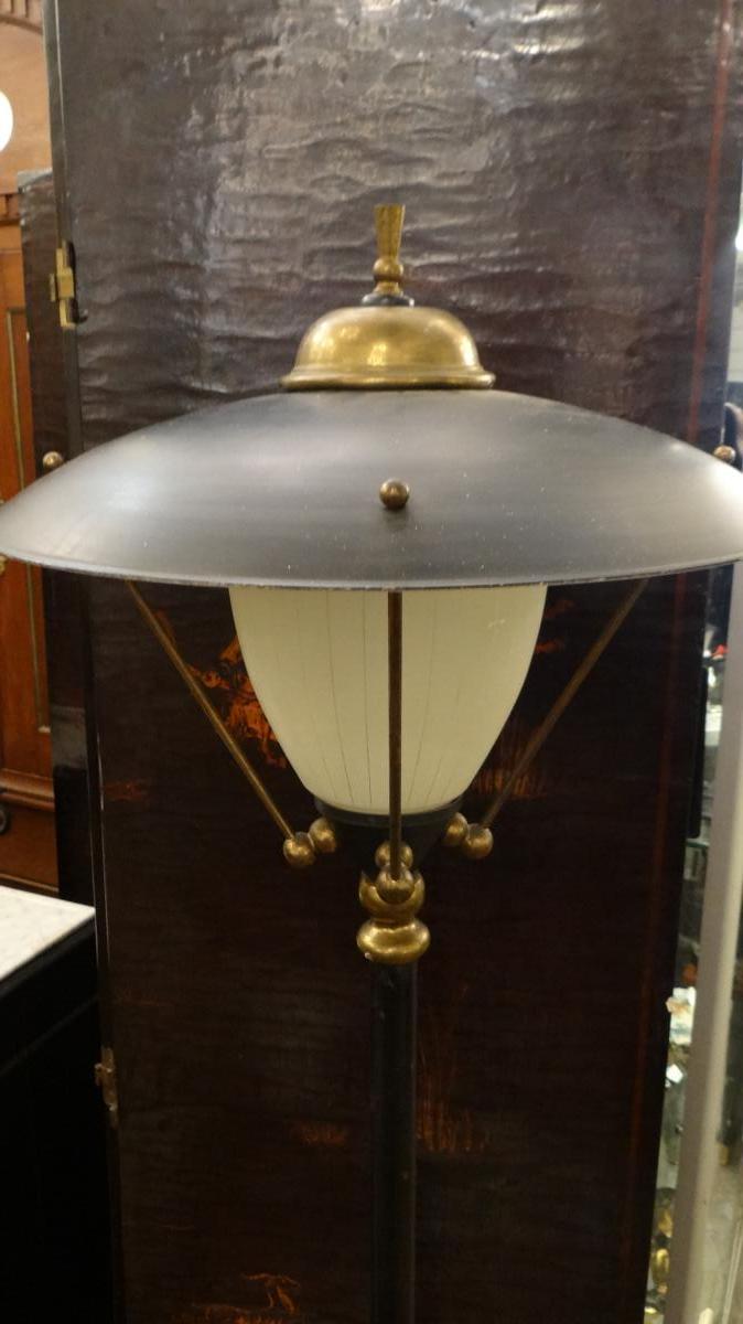 Floor lamp in painted metal