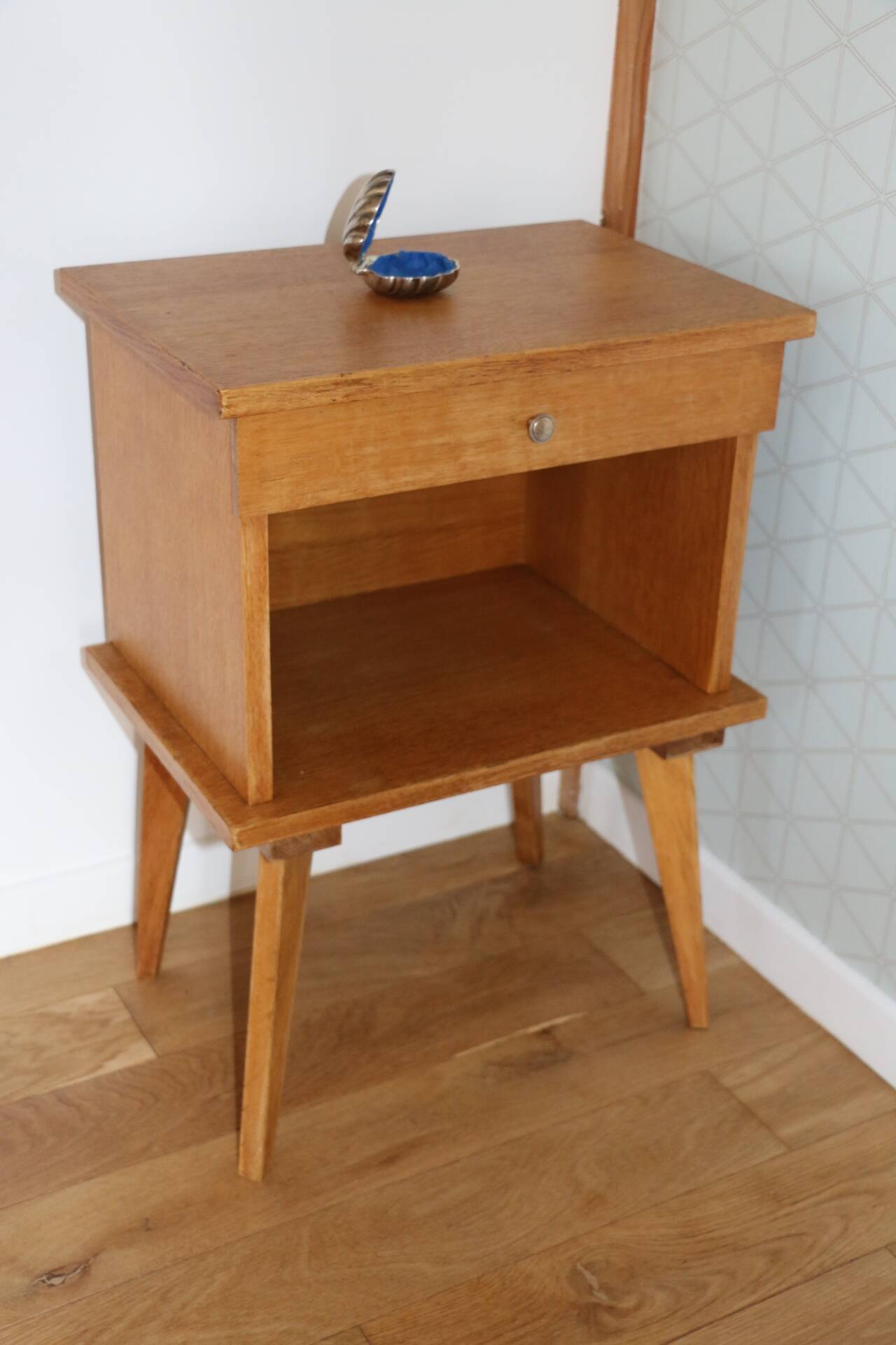 Pocket tray / scallop shell box